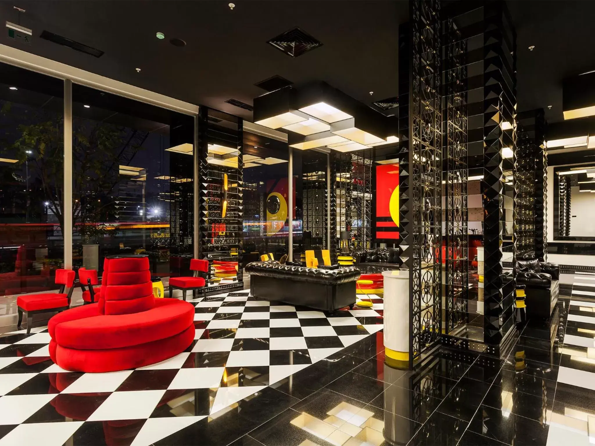 Lobby or reception, Lounge/Bar in Ramada Hotel & Suites by Wyndham Istanbul- Sisli