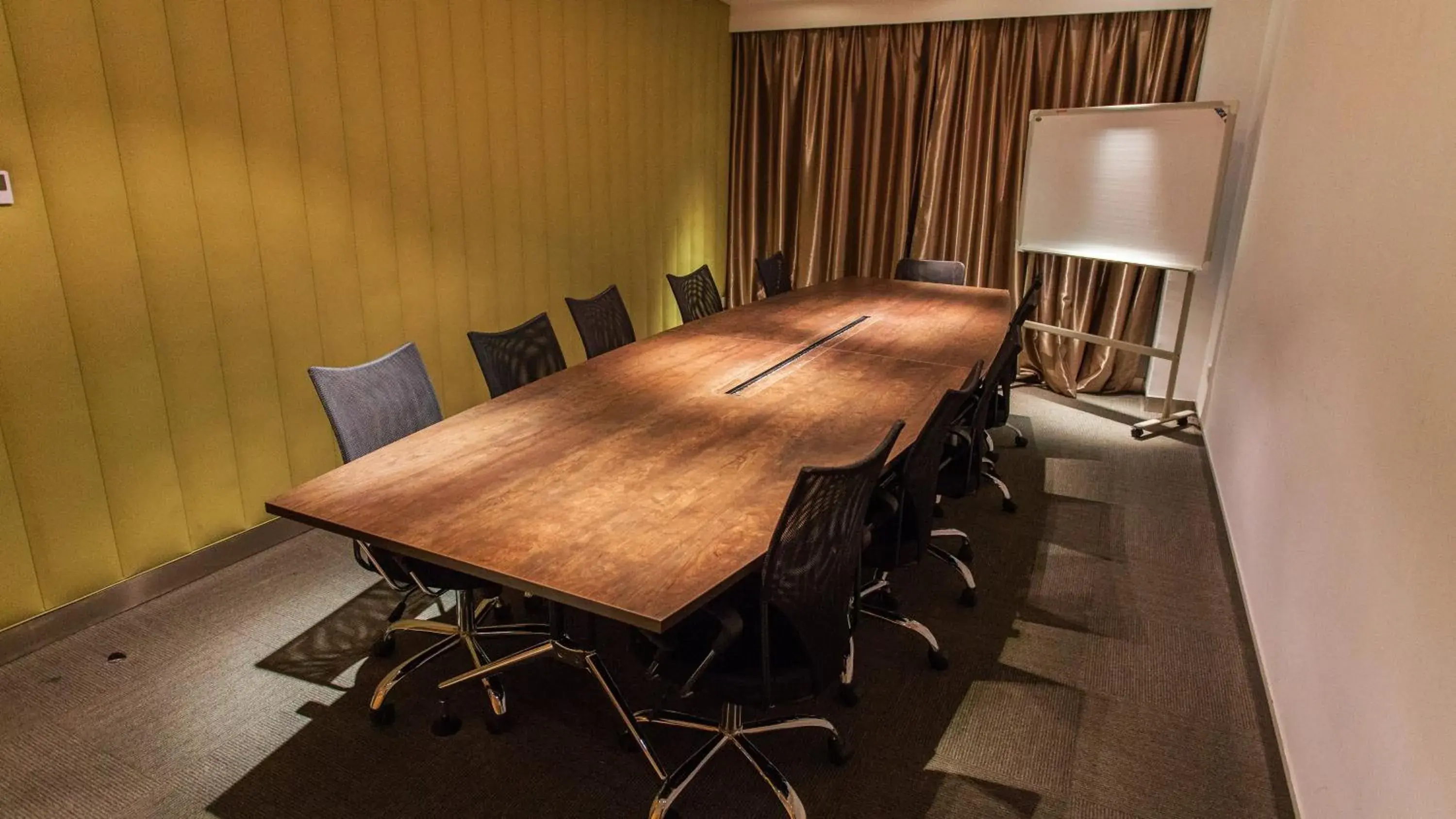 Meeting/conference room in Holiday Inn Express Changzhou Centre, an IHG Hotel