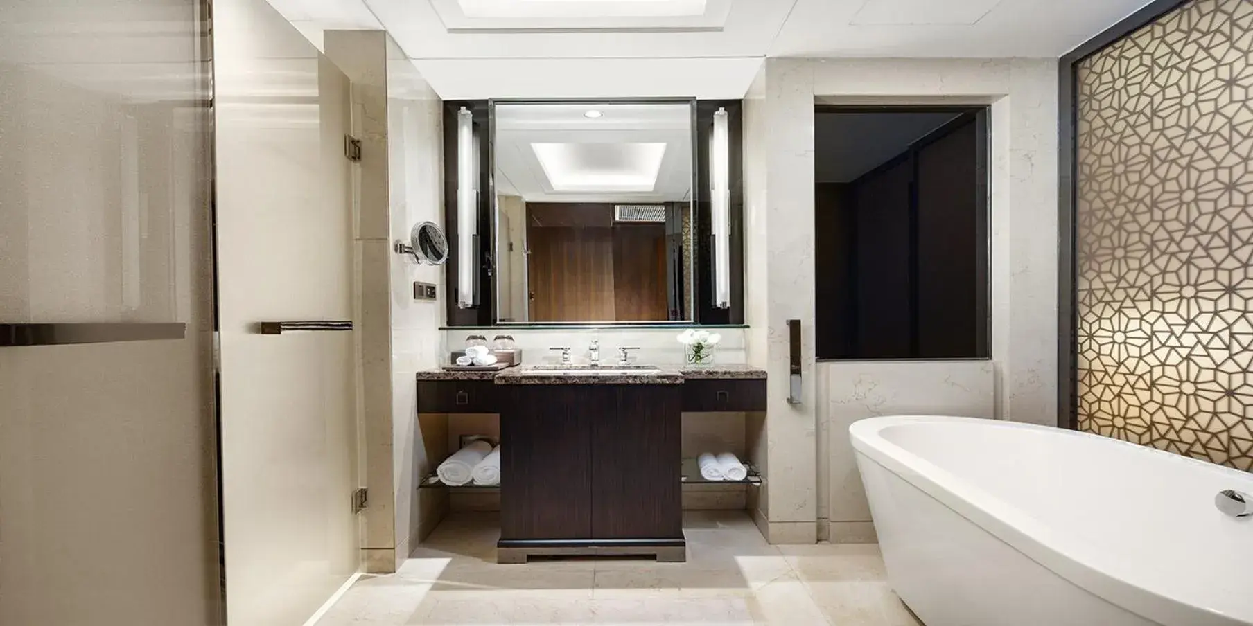 Bathroom in Crowne Plaza Huangshan Yucheng, an IHG Hotel