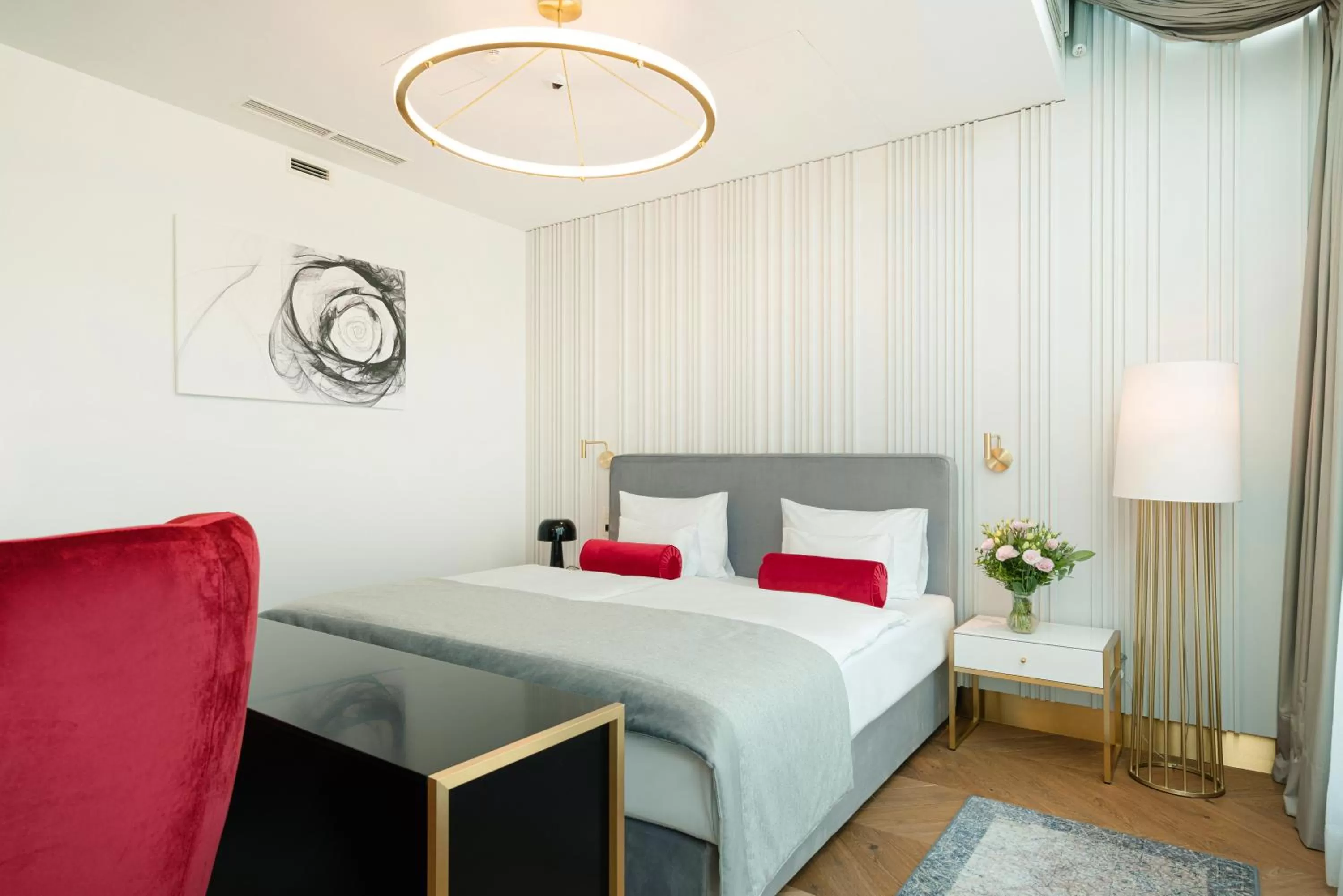 Photo of the whole room, Bed in Hotel Ferreus Modern Art Deco