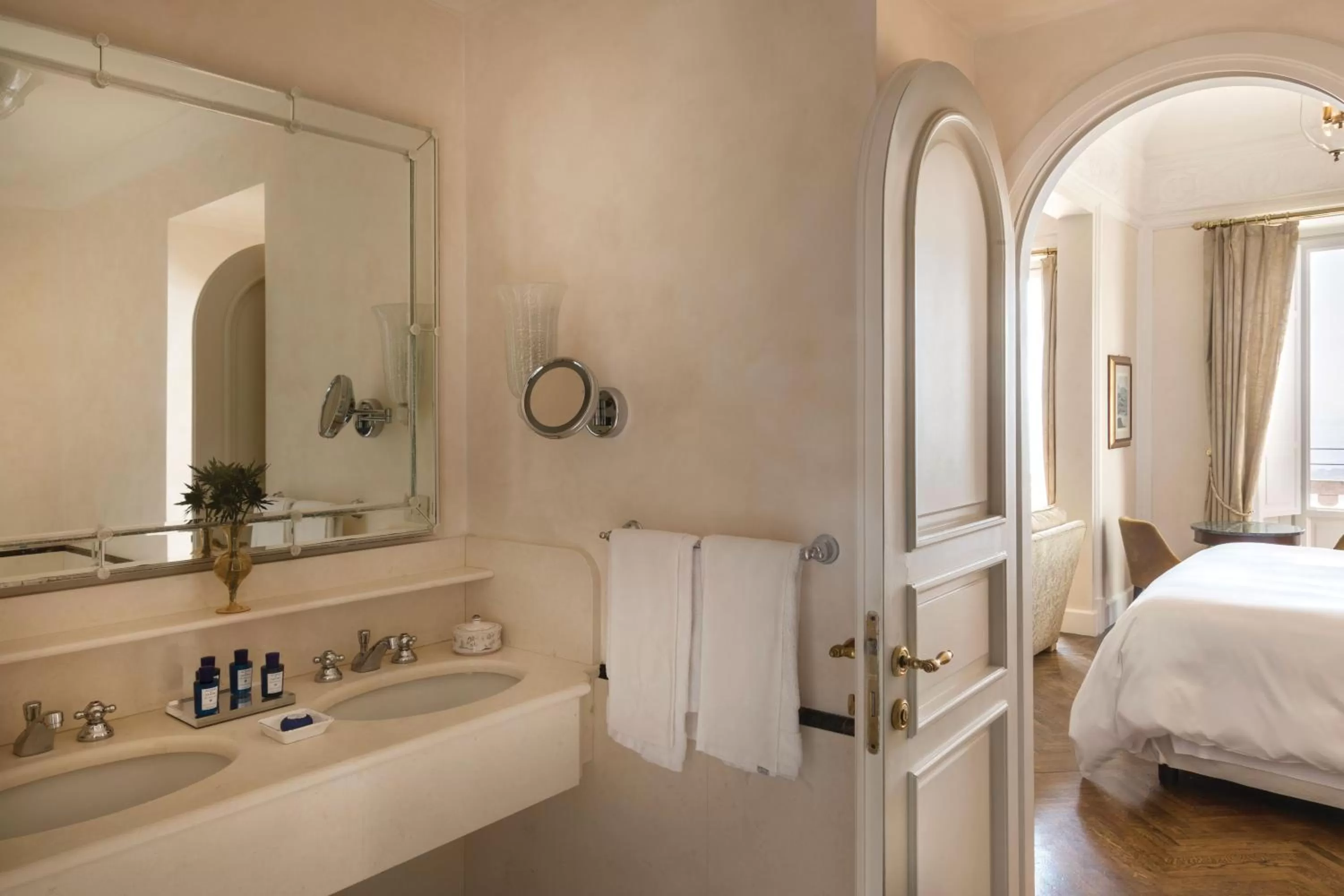 Bathroom, Bed in Grand Hotel Timeo, A Belmond Hotel, Taormina