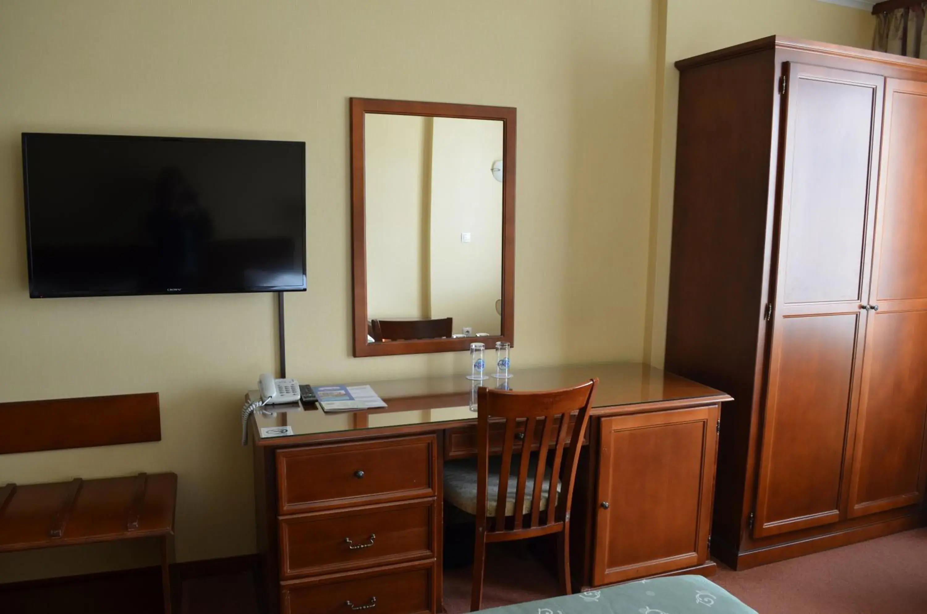 Photo of the whole room, TV/Entertainment Center in Hotel Bankya Palace