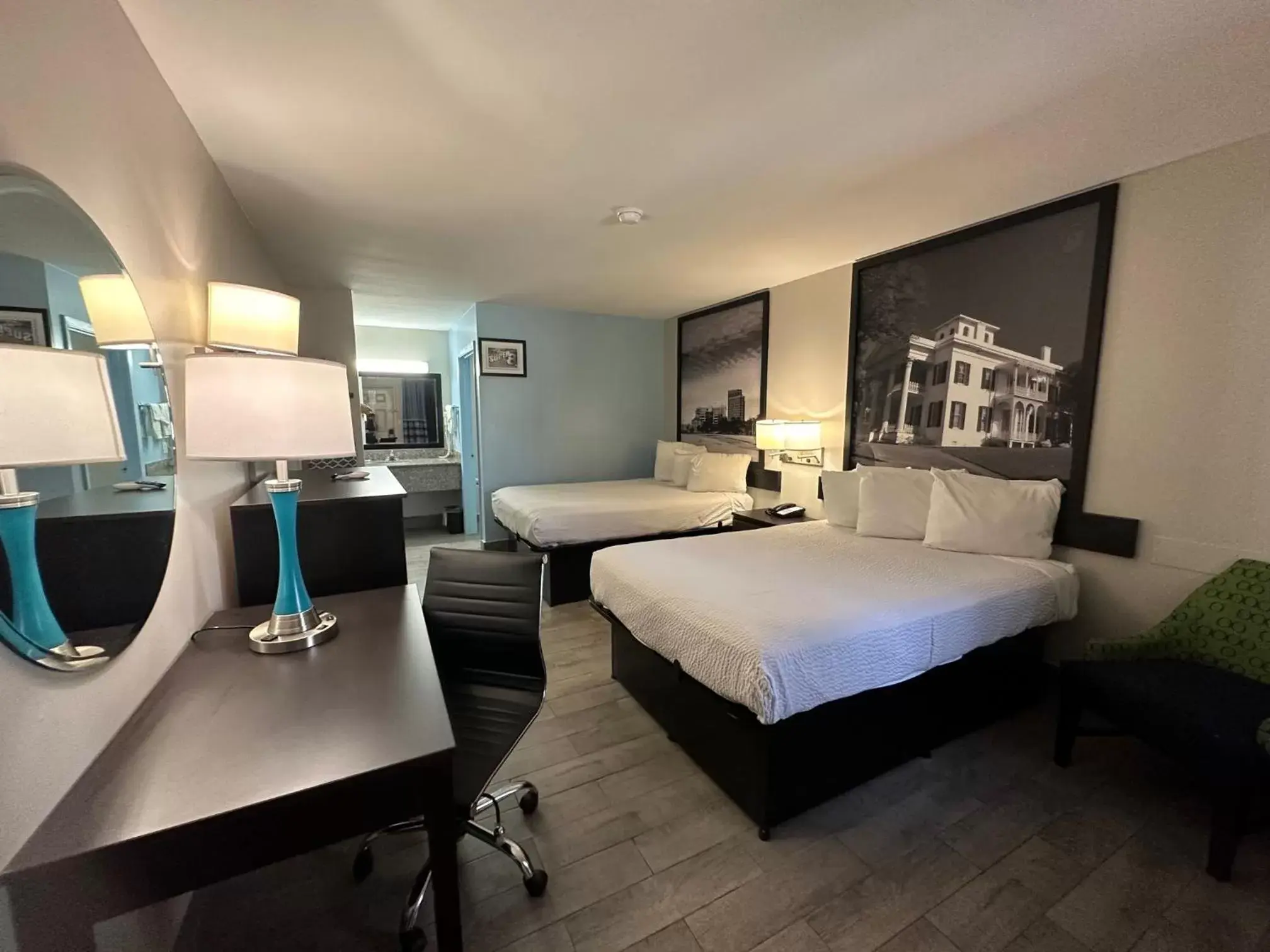 Photo of the whole room, Bed in Super 8 by Wyndham Ocean Springs Biloxi