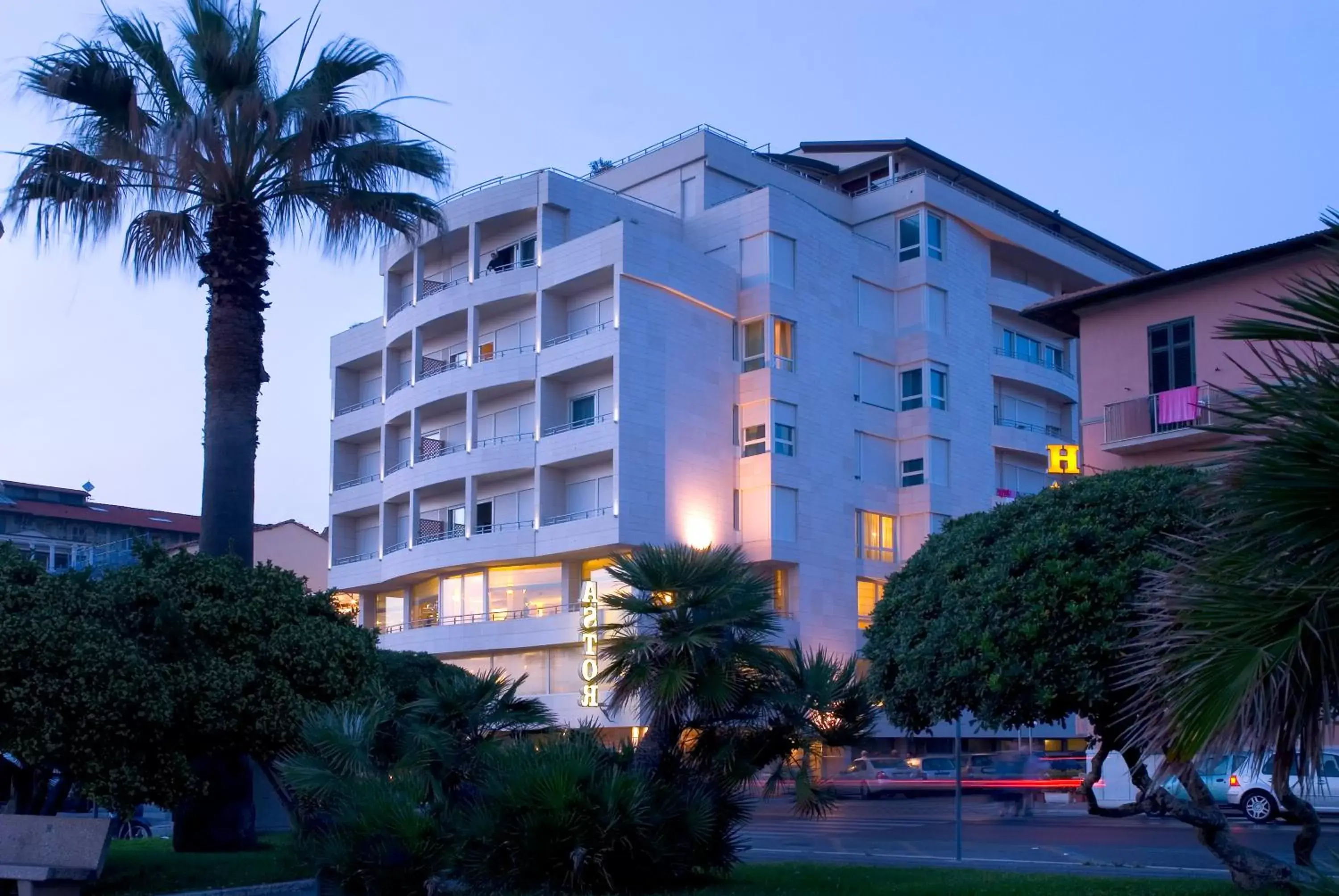 Facade/entrance, Property Building in Hotel Sina Astor