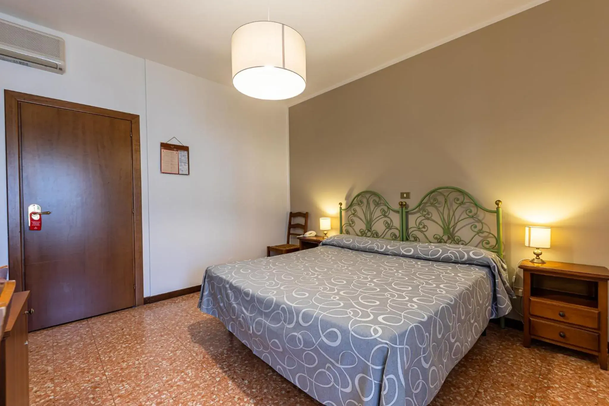 Bedroom, Bed in Hotel Bisesti ***S