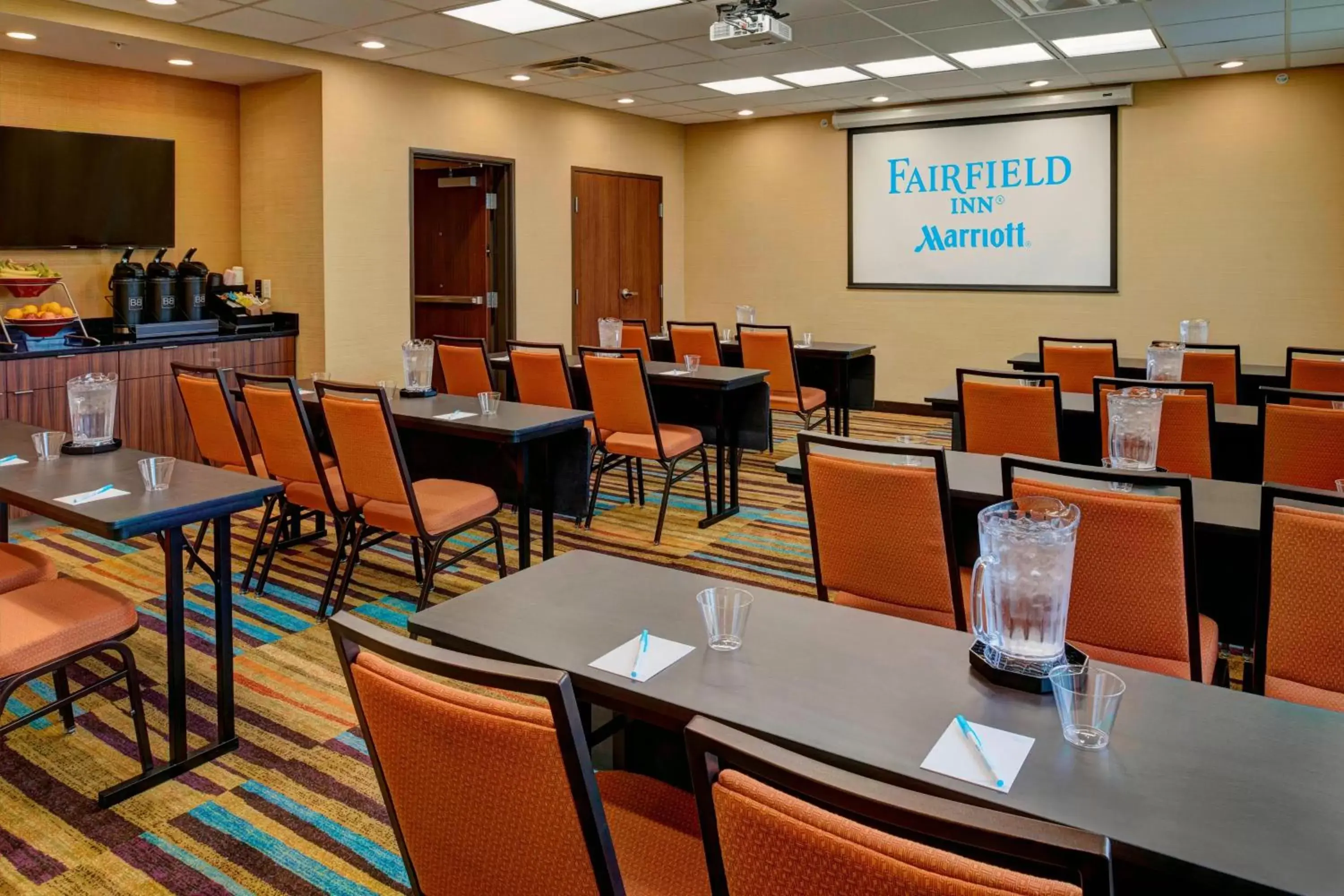 Meeting/conference room in Fairfield Inn & Suites by Marriott Detroit Troy