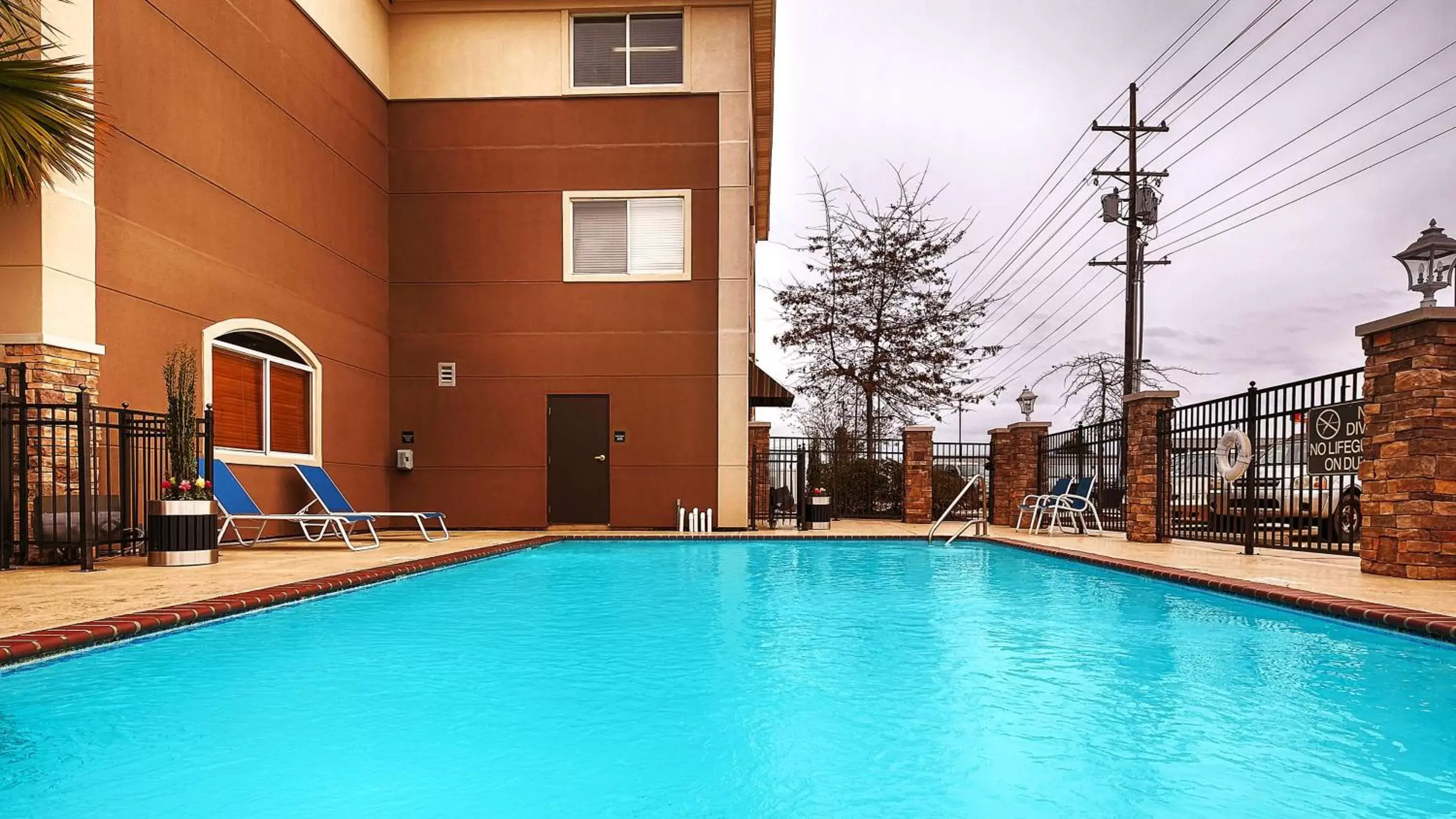 On site, Swimming Pool in Best Western Slidell Hotel