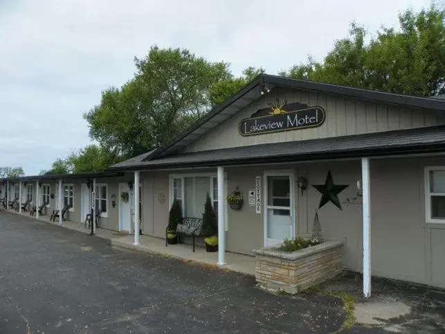 Facade/entrance, Property Building in Lakeview Motel