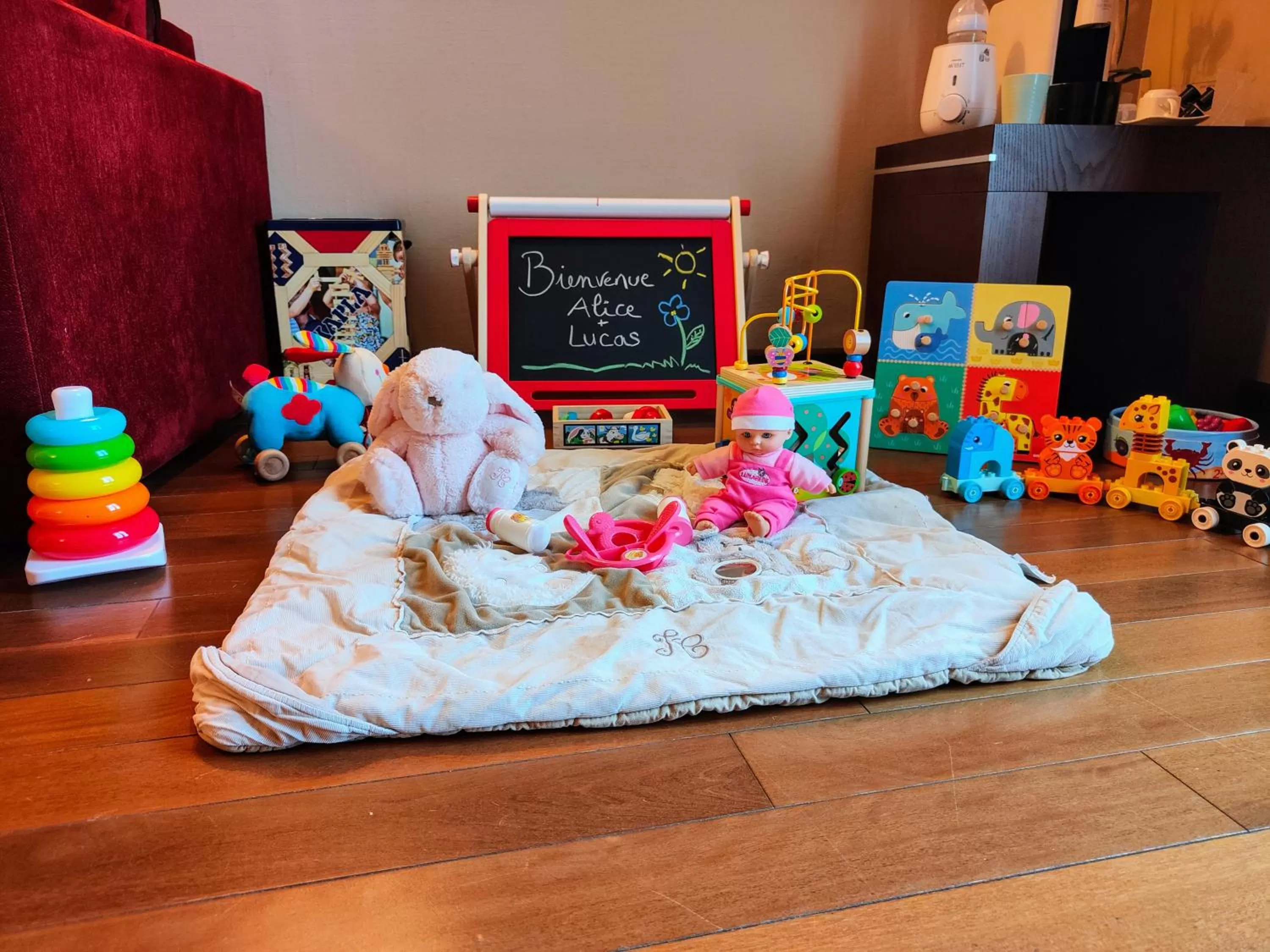 children in Hotel de Berny