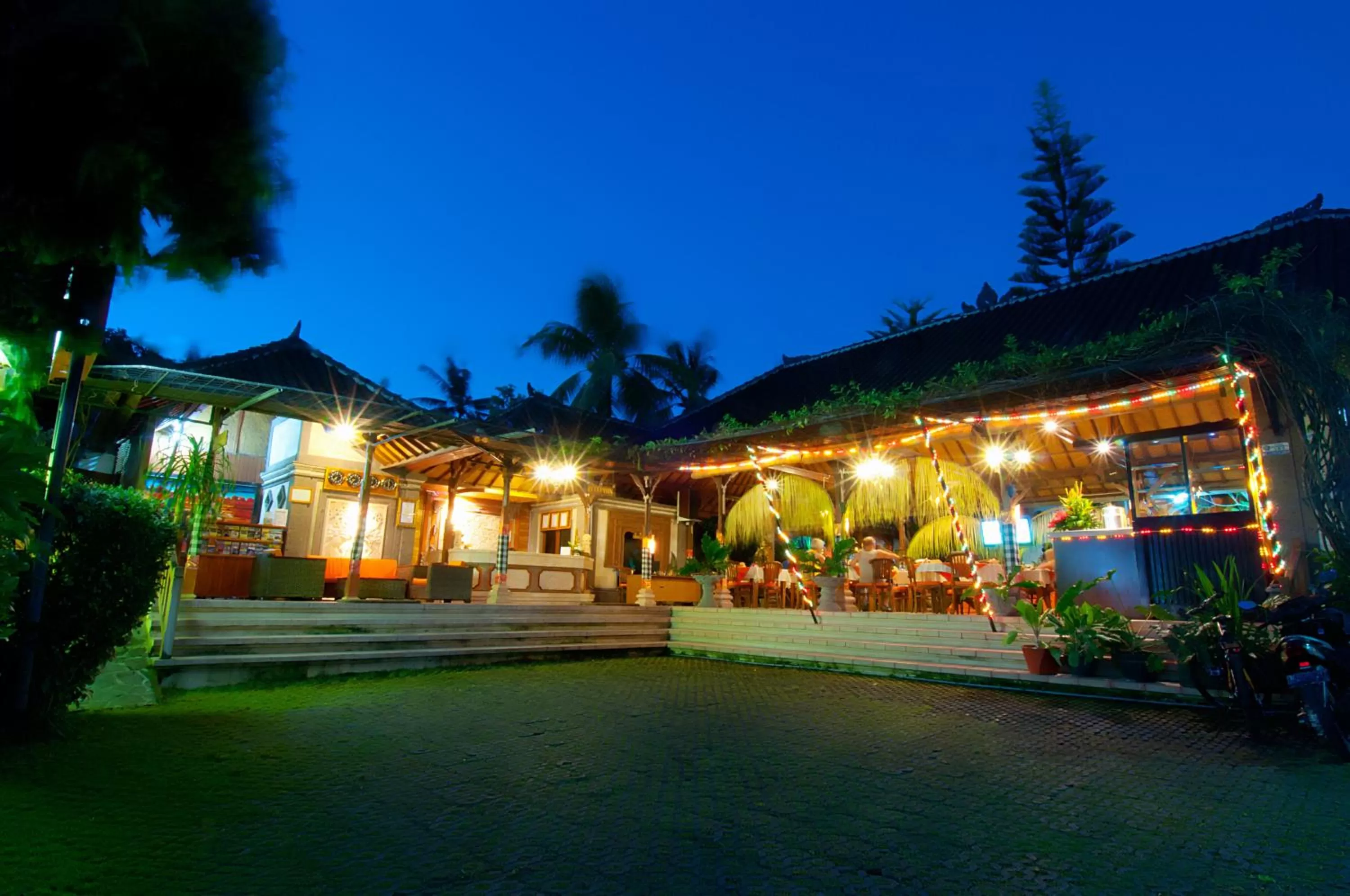 Restaurant/places to eat in Kusnadi Hotel