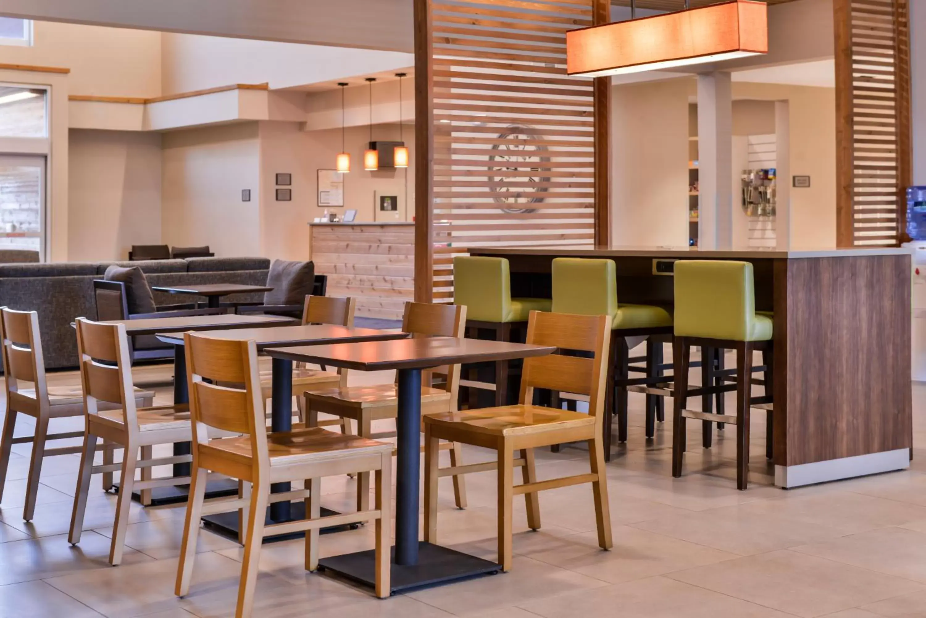 Restaurant/Places to Eat in Country Inn & Suites by Radisson, Ft. Atkinson, WI