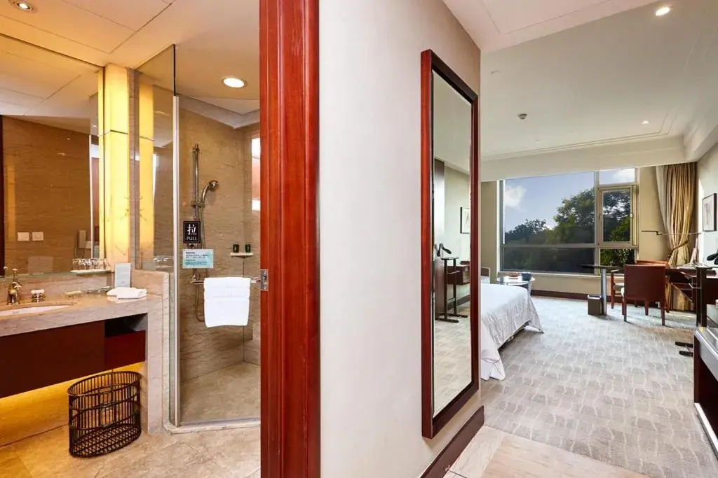 Bathroom in Tongli Lakeview Hotel