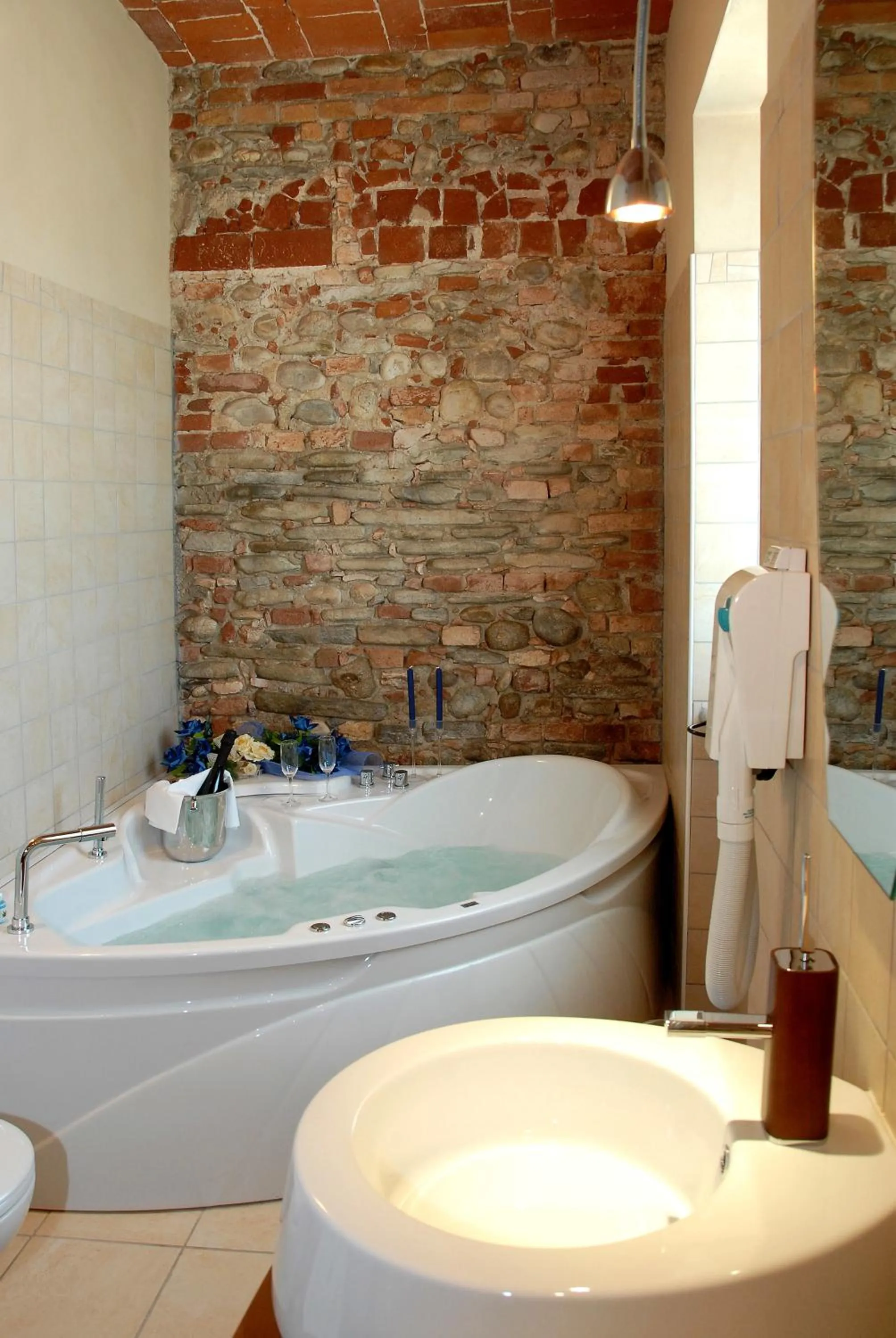 Hot Tub in Hotel Le Botti