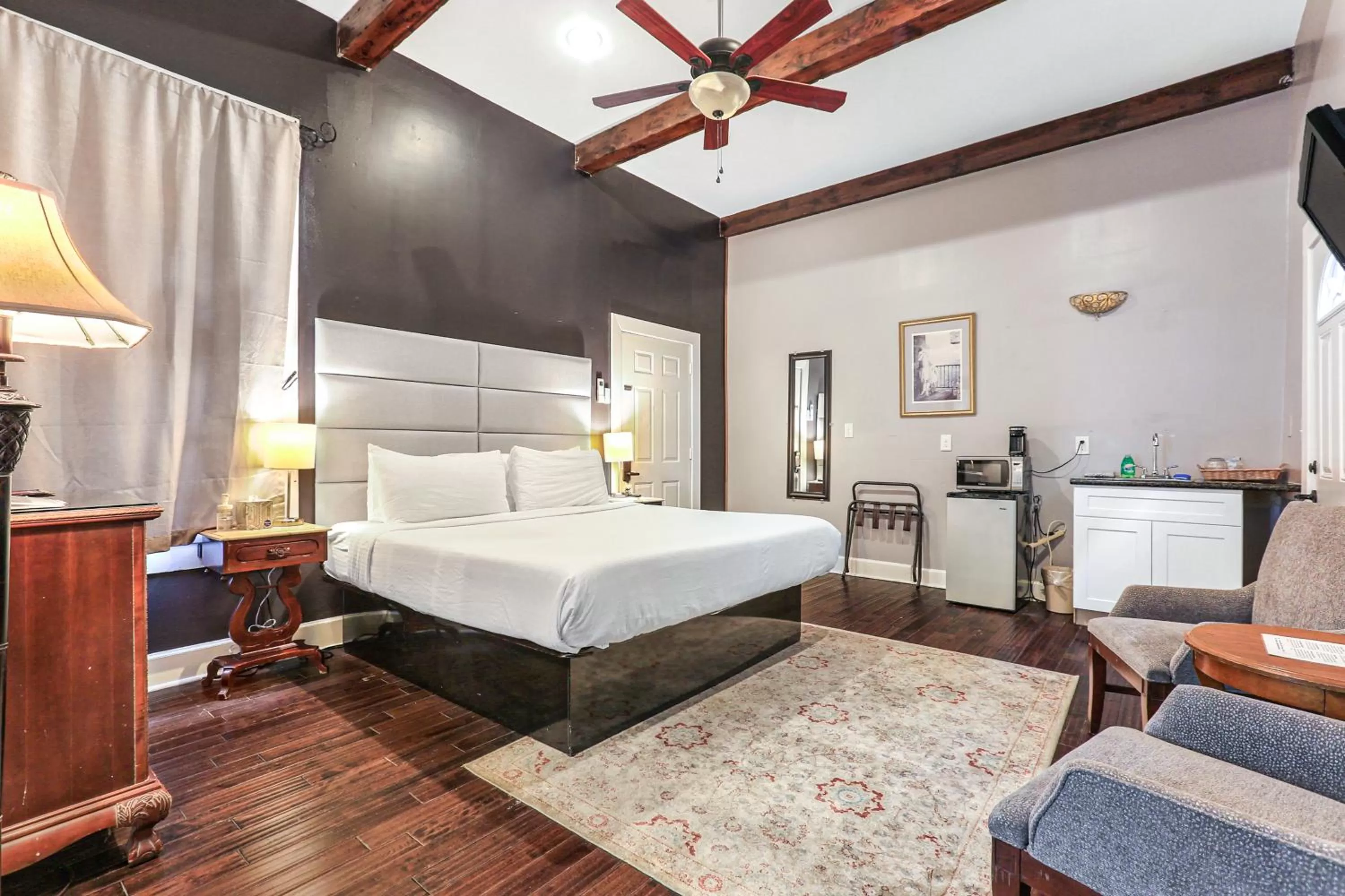 Bed in Rathbone Mansions New Orleans