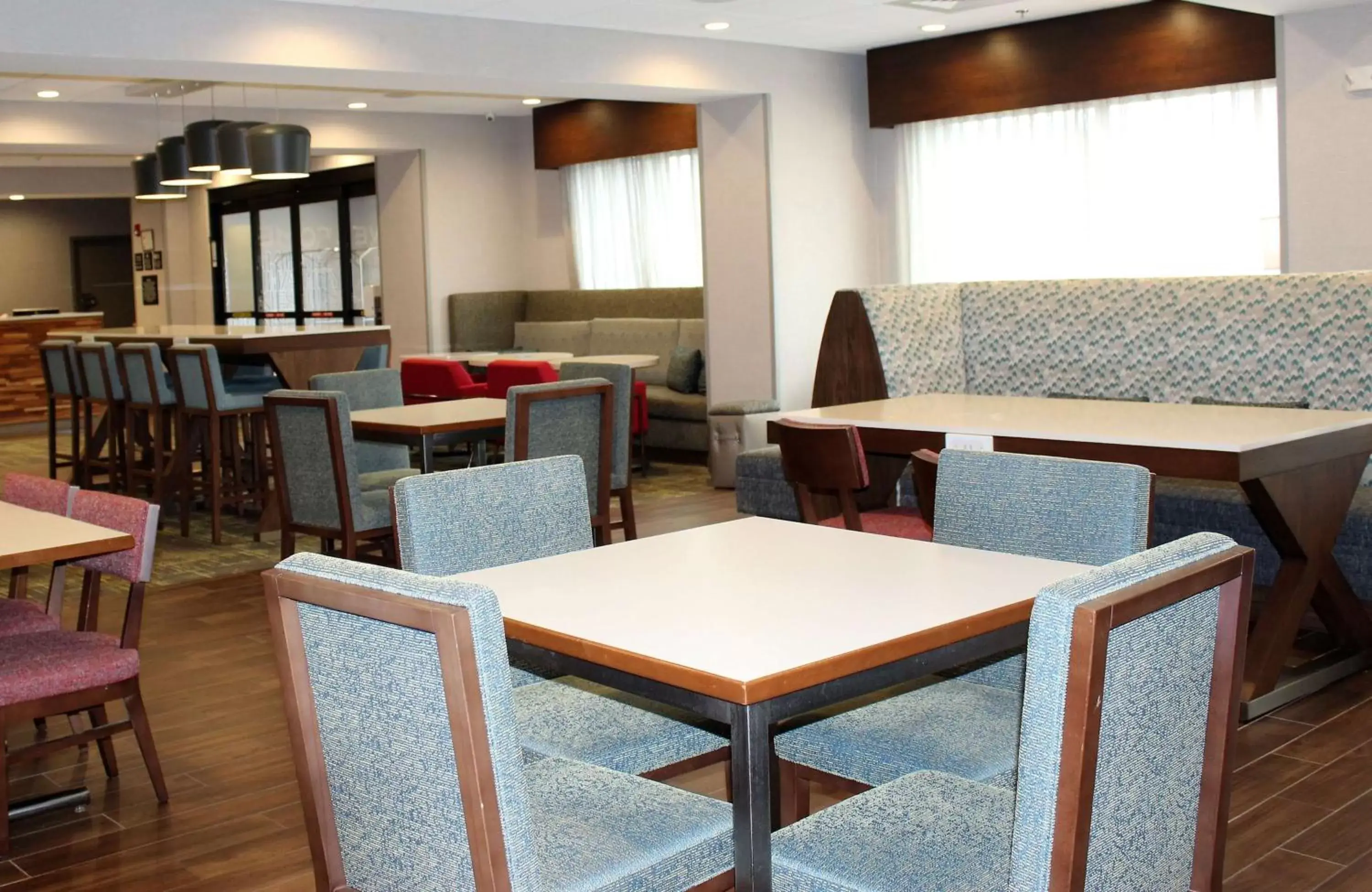 Lobby or reception, Restaurant/Places to Eat in Hampton Inn Lexington