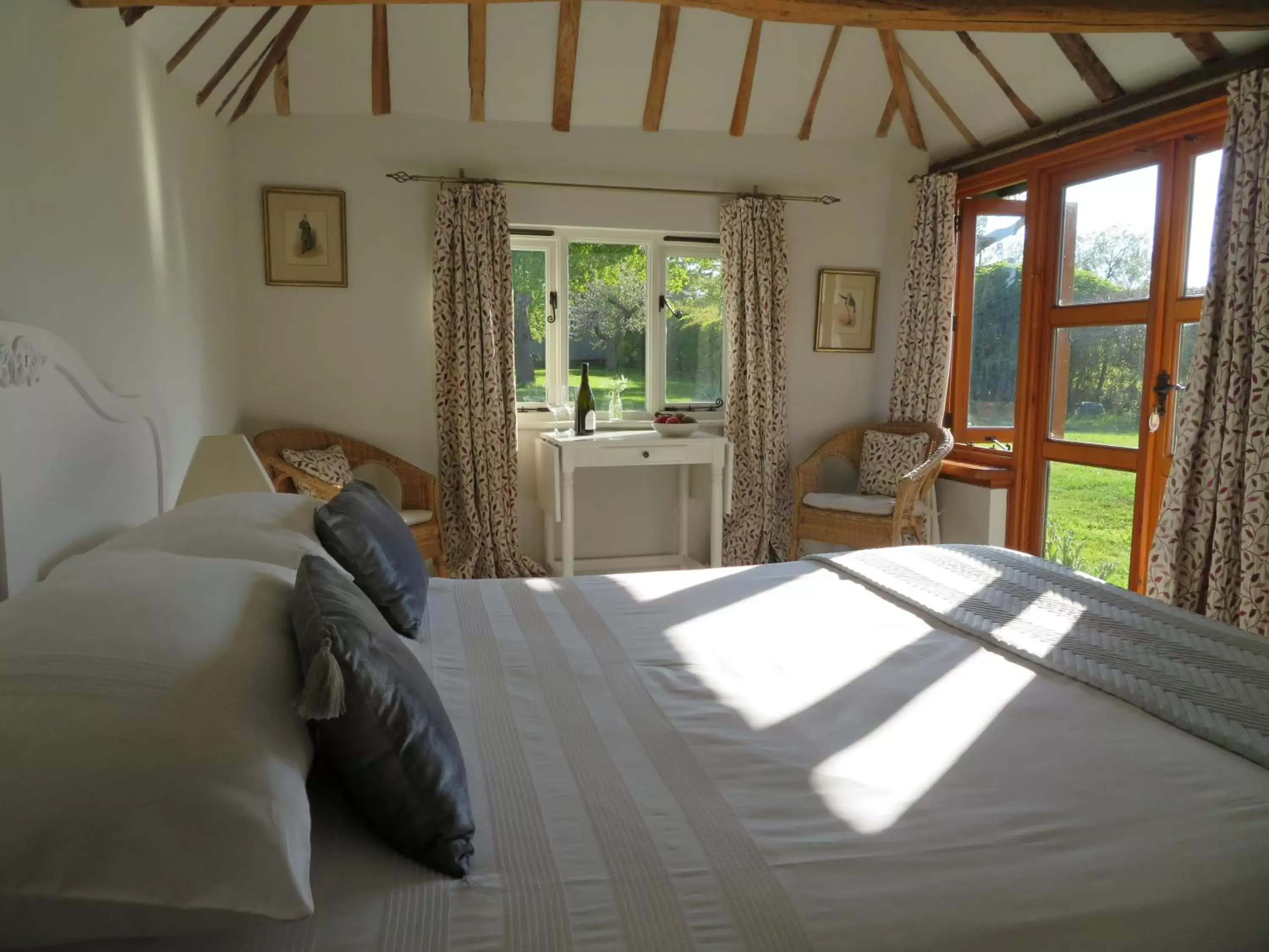 Bed in Wilderness B&B 3 Self Contained Rooms Nr Sissinghurst