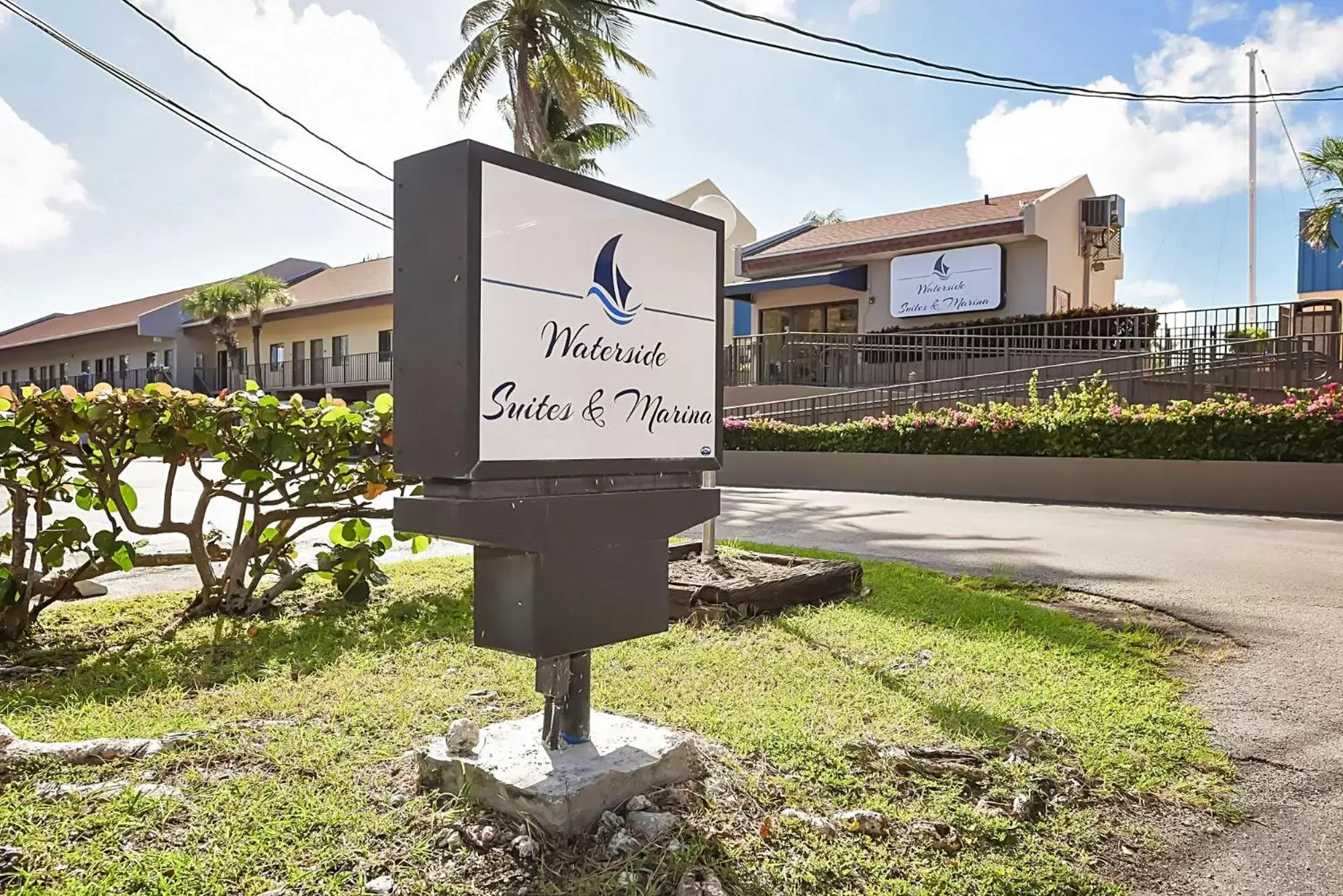 Facade/entrance, Property Building in Waterside Suites and Marina