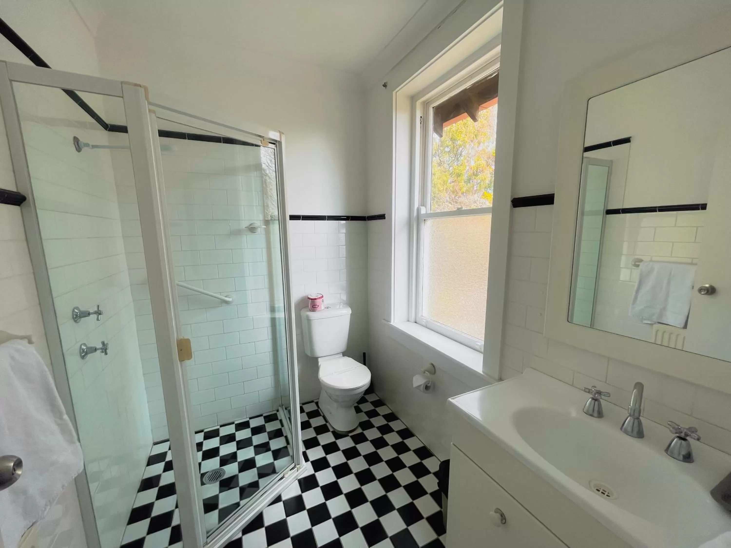 Bathroom in Bundanoon Hotel