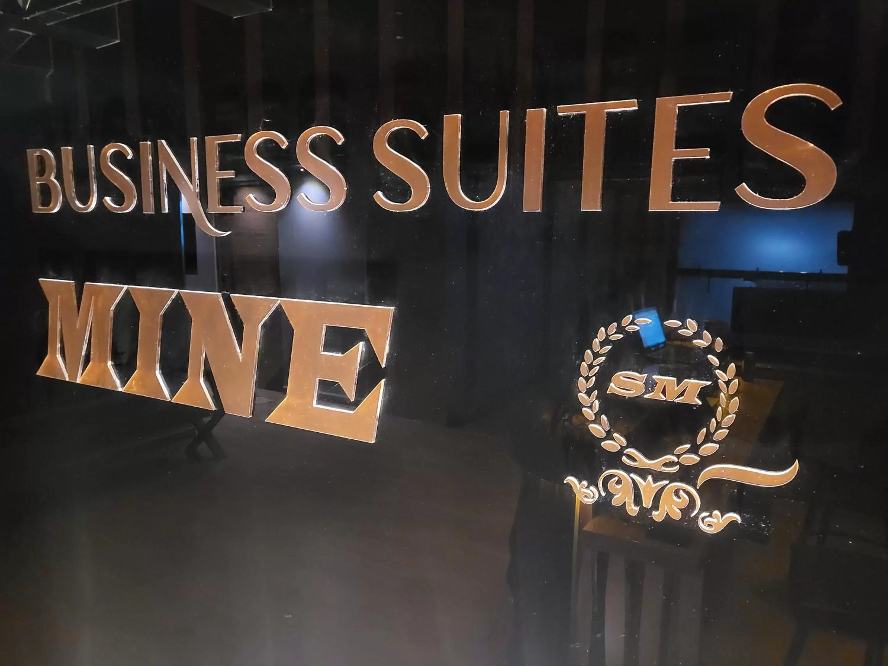 Logo/Certificate/Sign in Suites MINE