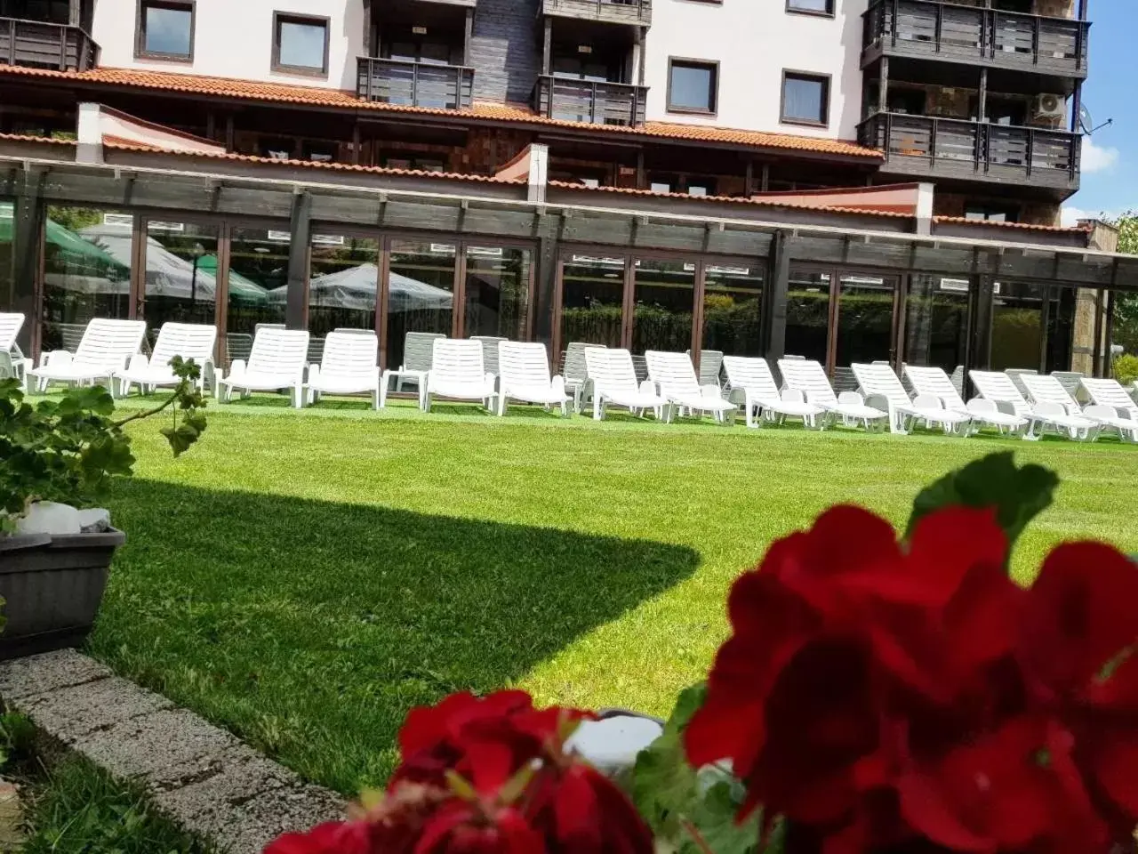 Garden in Hotel Casa Karina Bansko - Half Board & All Inclusive