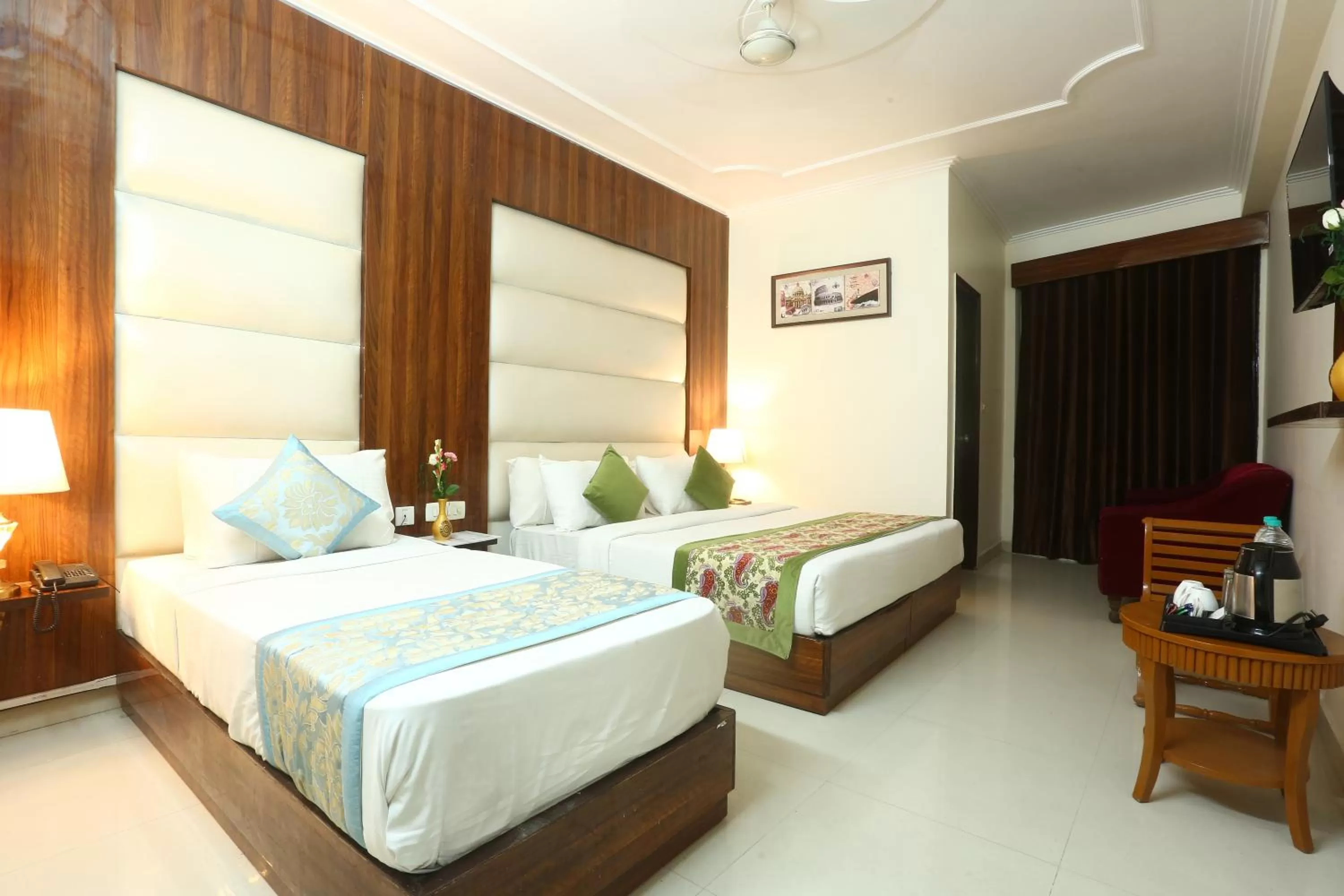 Bedroom, Bed in Hotel Earth