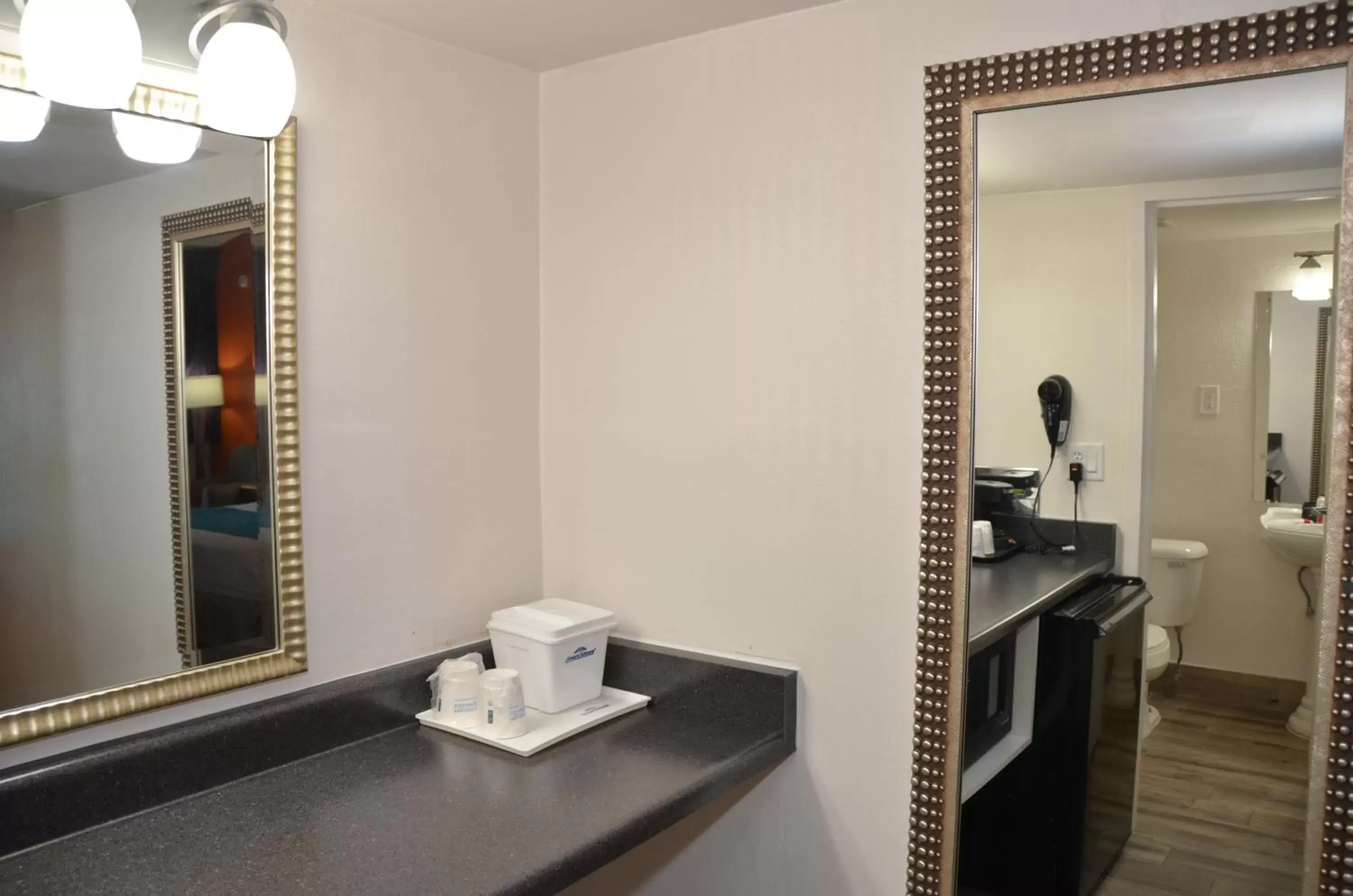 Bathroom in Howard Johnson by Wyndham Yuma