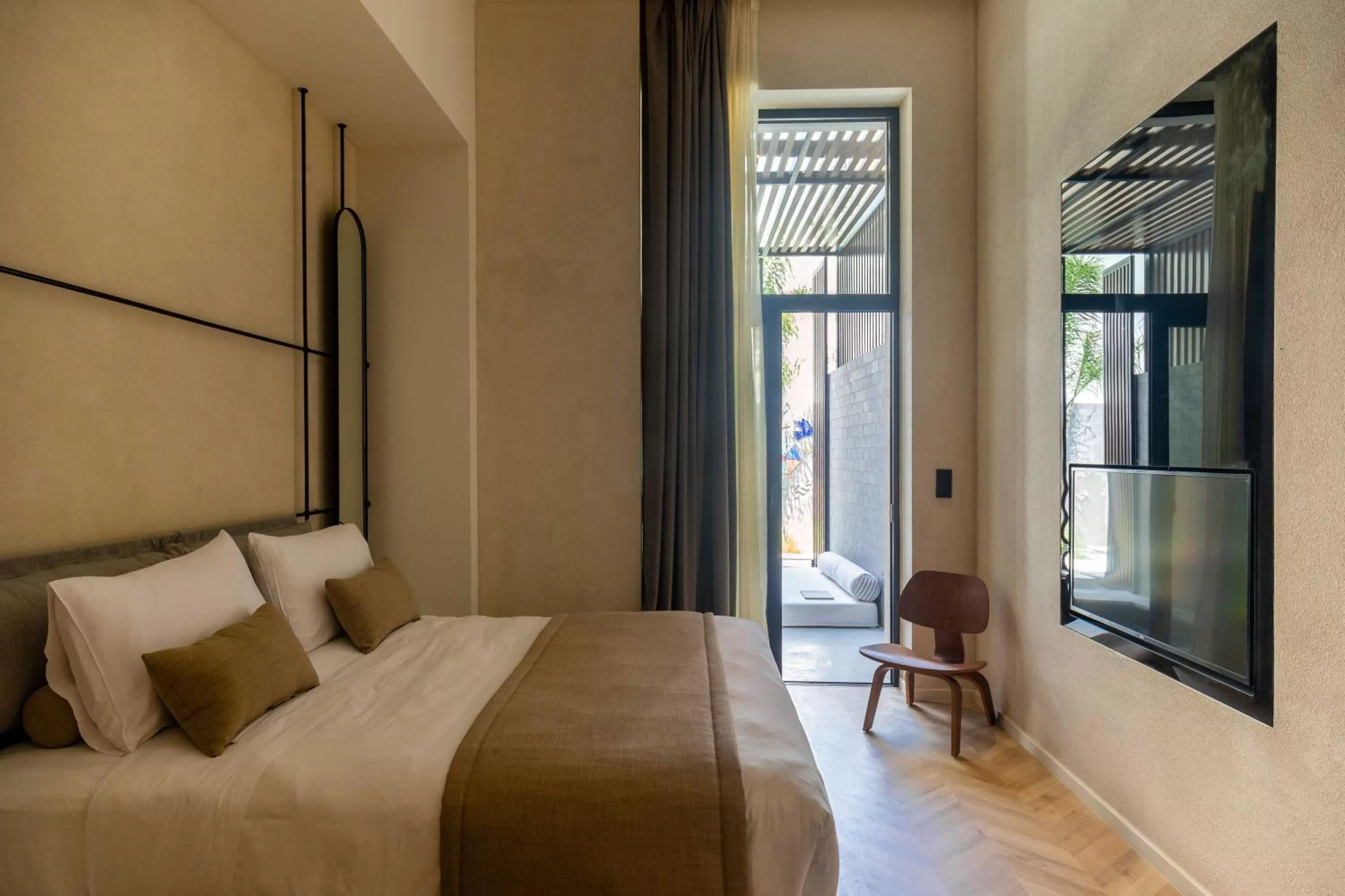 Bed in The Newel Psychiko