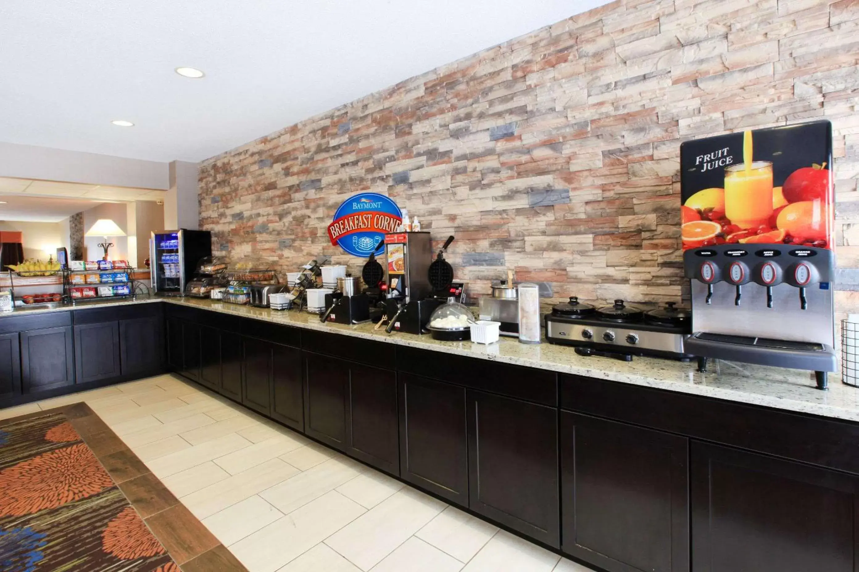 Restaurant/places to eat in Baymont by Wyndham Auburn Restaurant/places to eat in Baymont by Wyndham Auburn