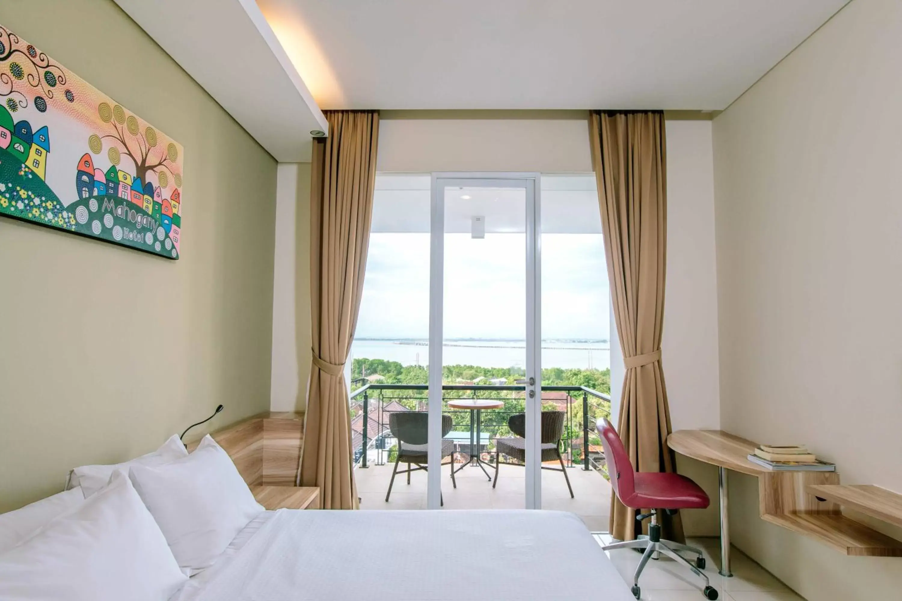 Bedroom, Sea View in Mahogany Hotel