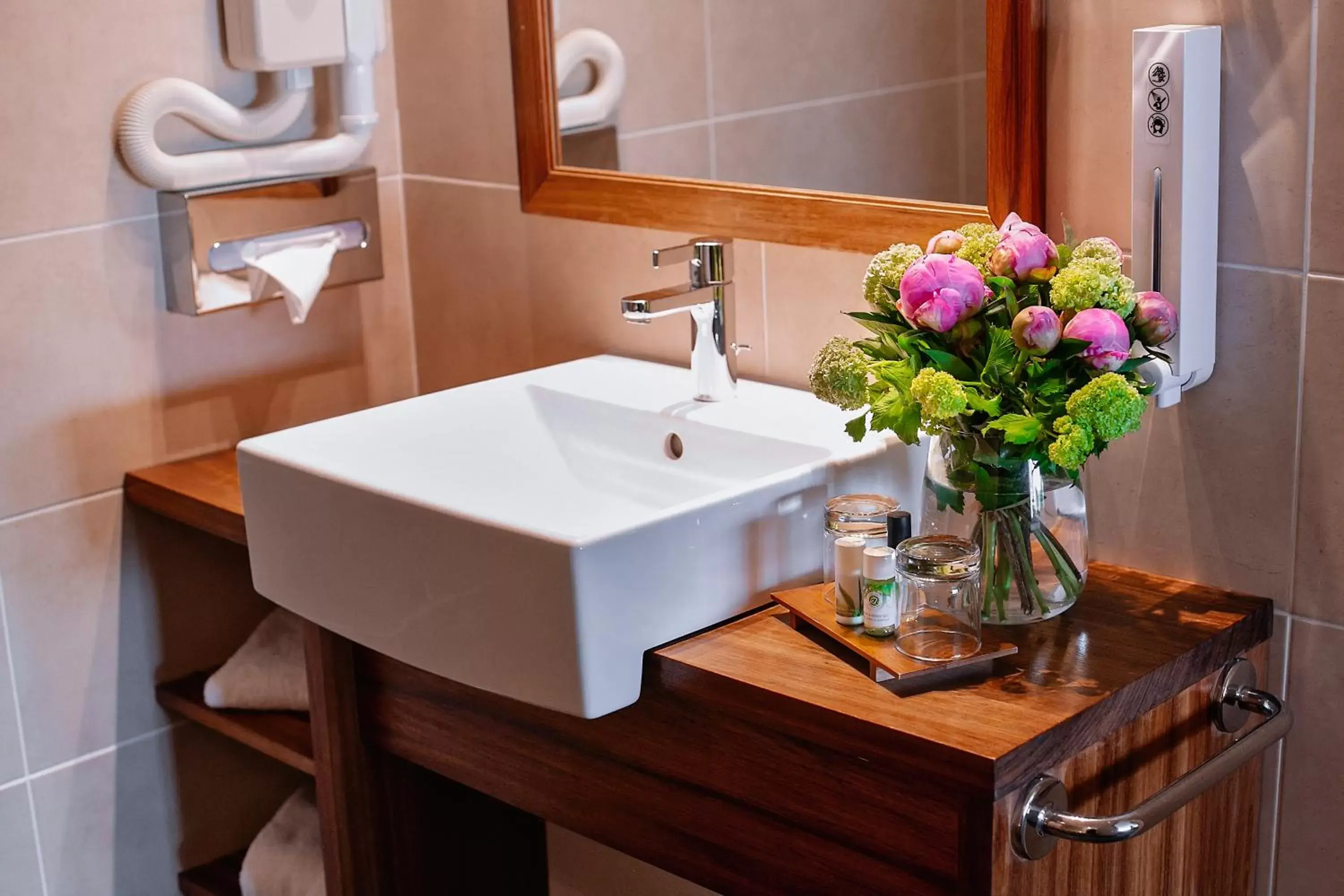 Bathroom in Abbaye des Capucins Spa & Resort