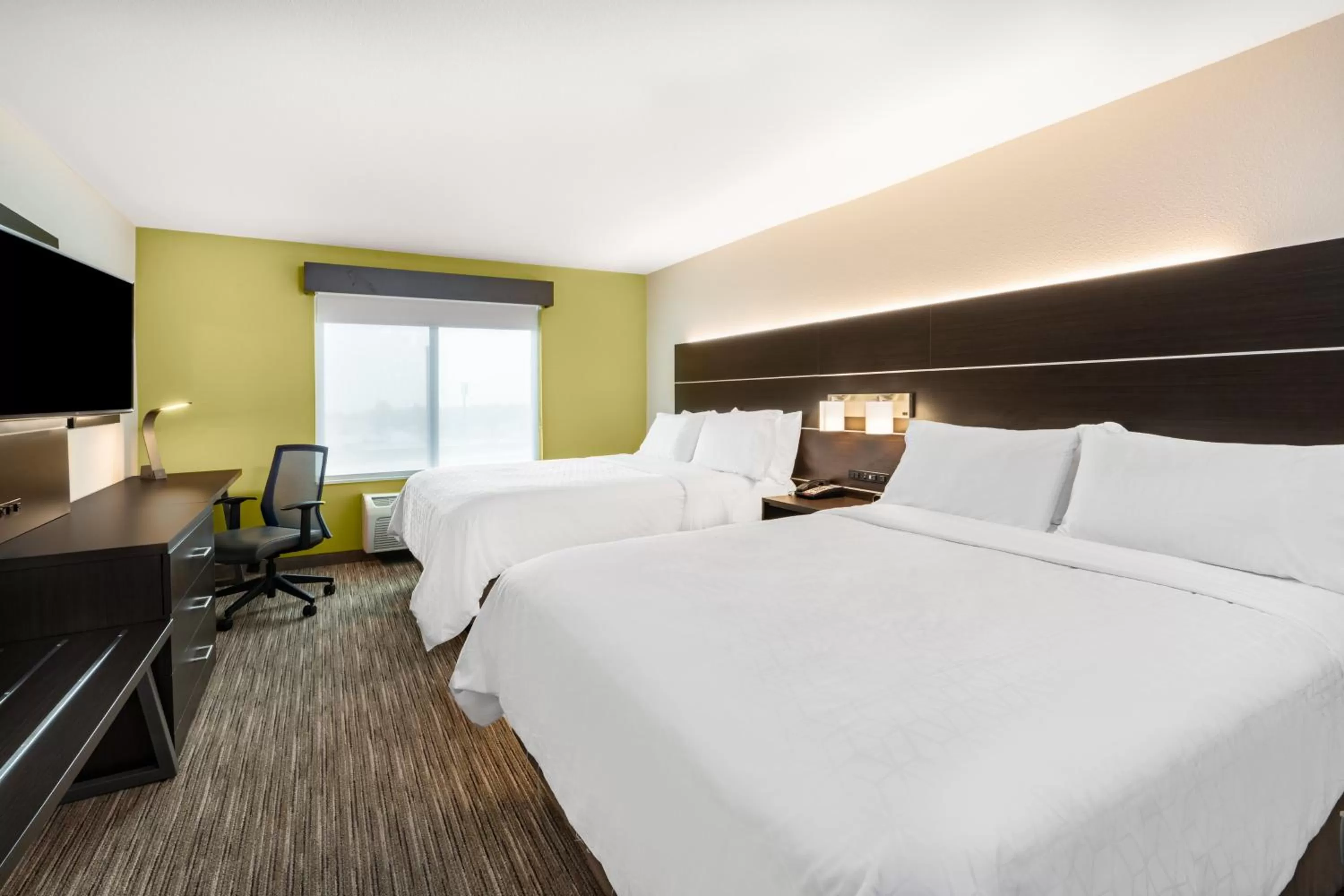 Photo of the whole room, Bed in Holiday Inn Express & Suites Trinidad by IHG