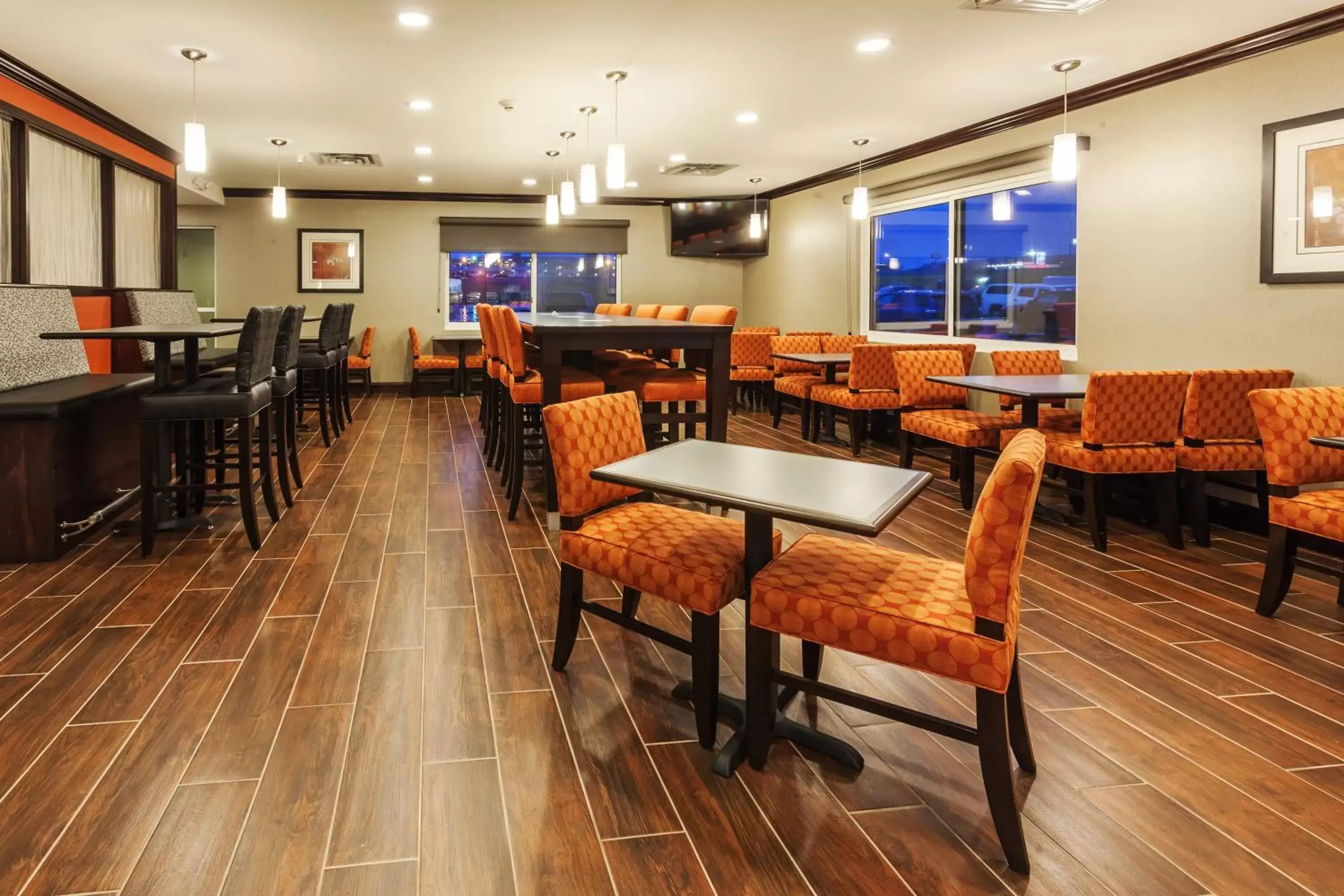 Breakfast, Restaurant/Places to Eat in Holiday Inn Express & Suites Rapid City, an IHG Hotel