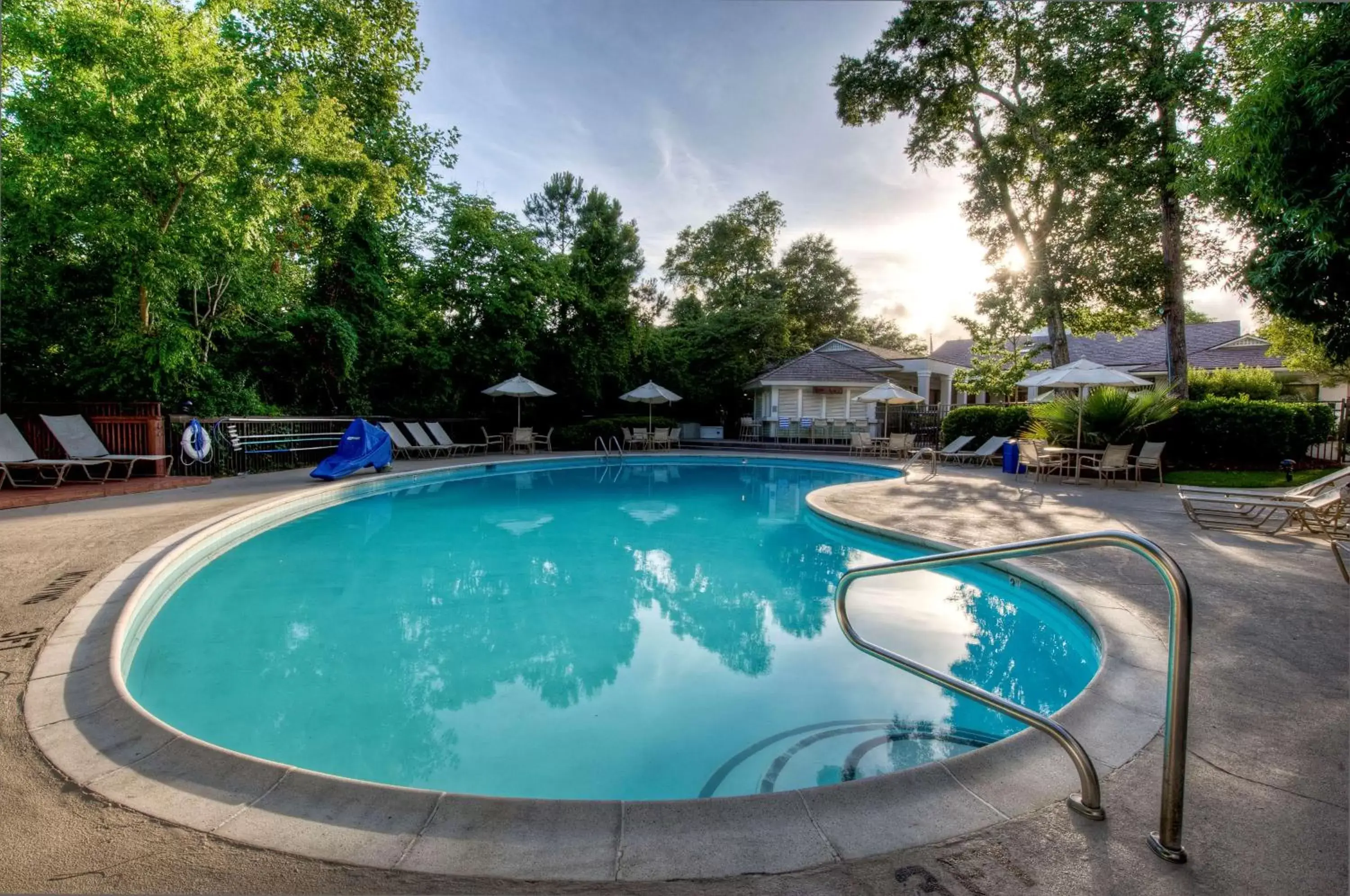 Property building, Swimming Pool in Hampton Inn & Suites Wilmington/Wrightsville Beach