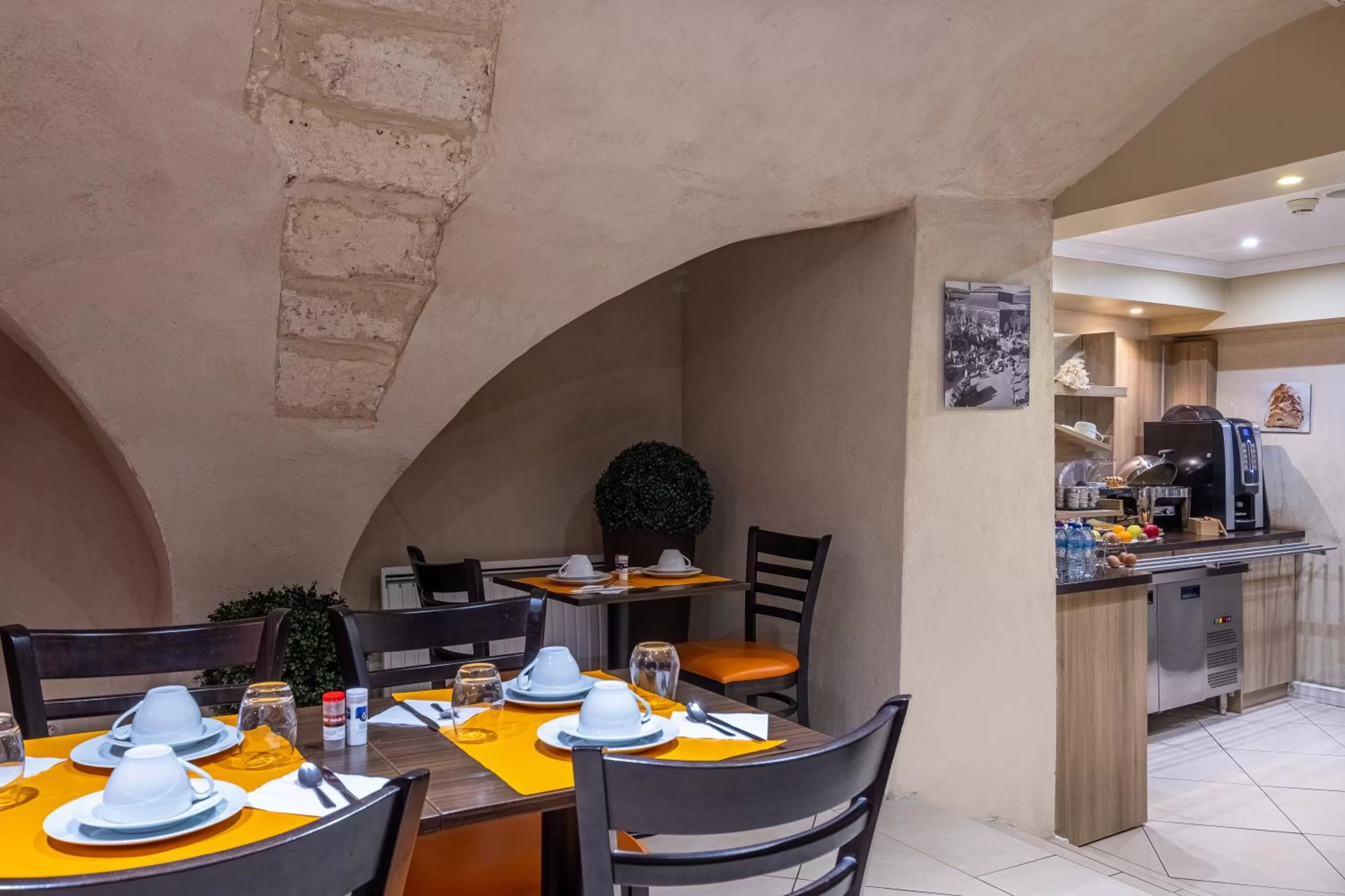 Breakfast in Hôtel 85 Saint Honore