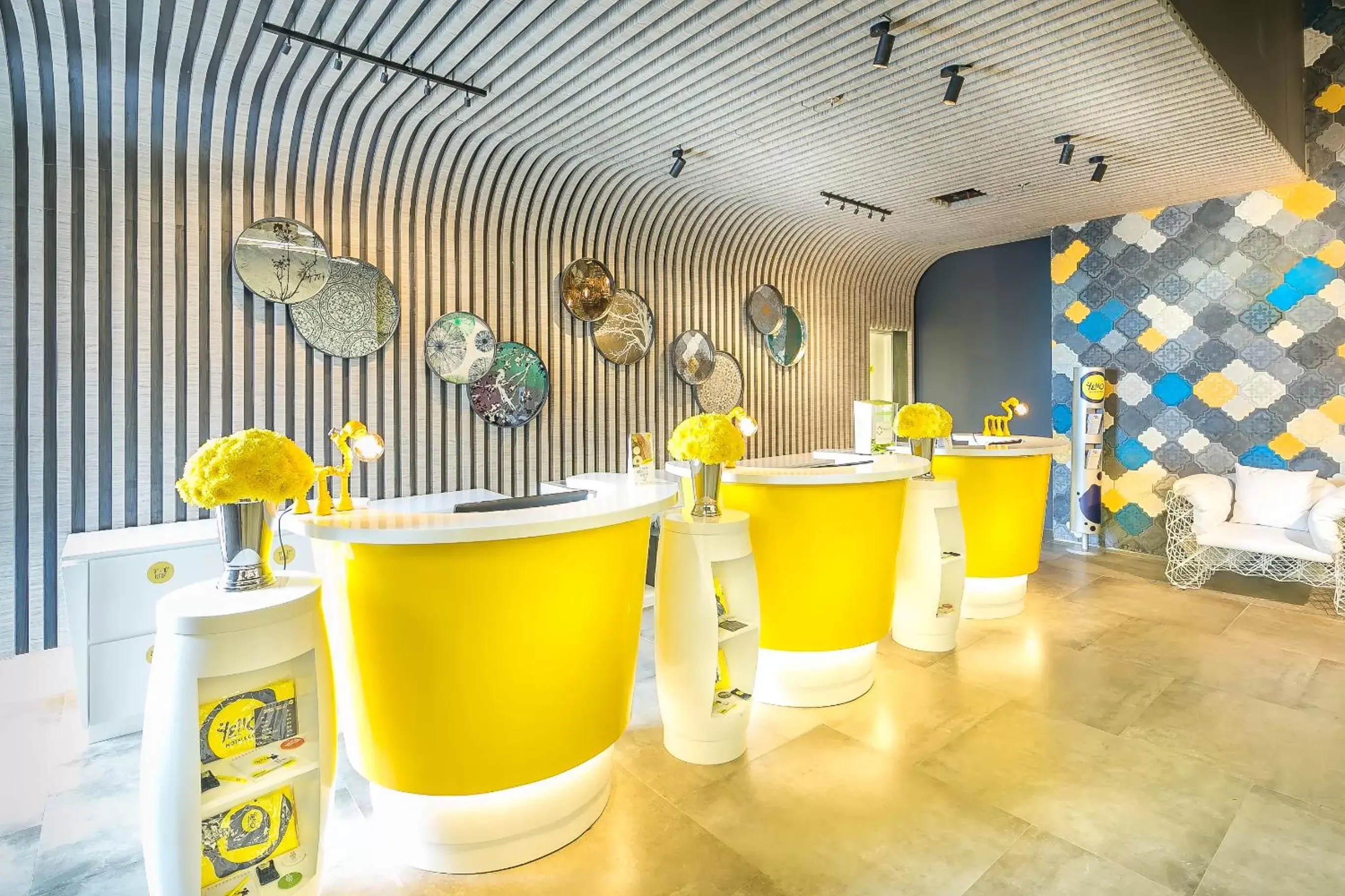 Lobby or reception in YELLO Hotel Harmoni