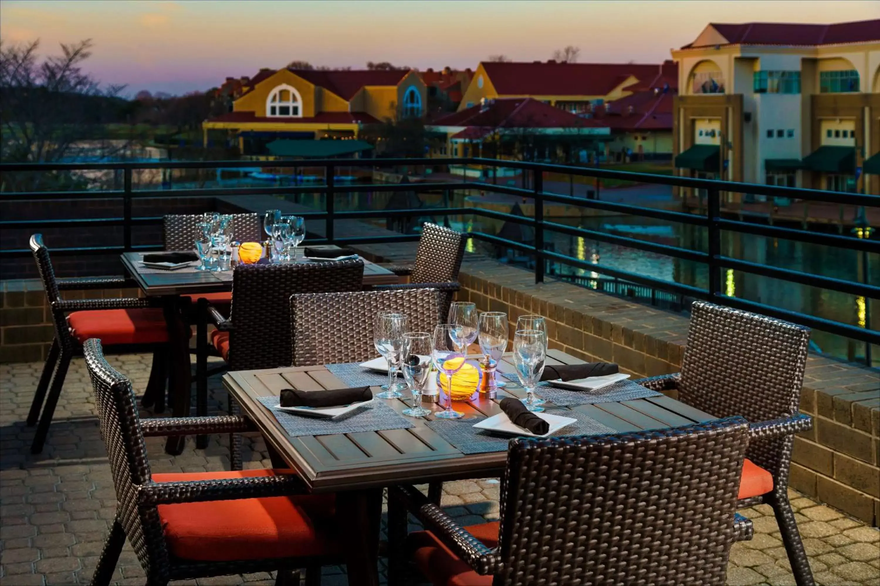 Restaurant/places to eat in Hilton Charlotte University Place Restaurant/places to eat in Hilton Charlotte University Place