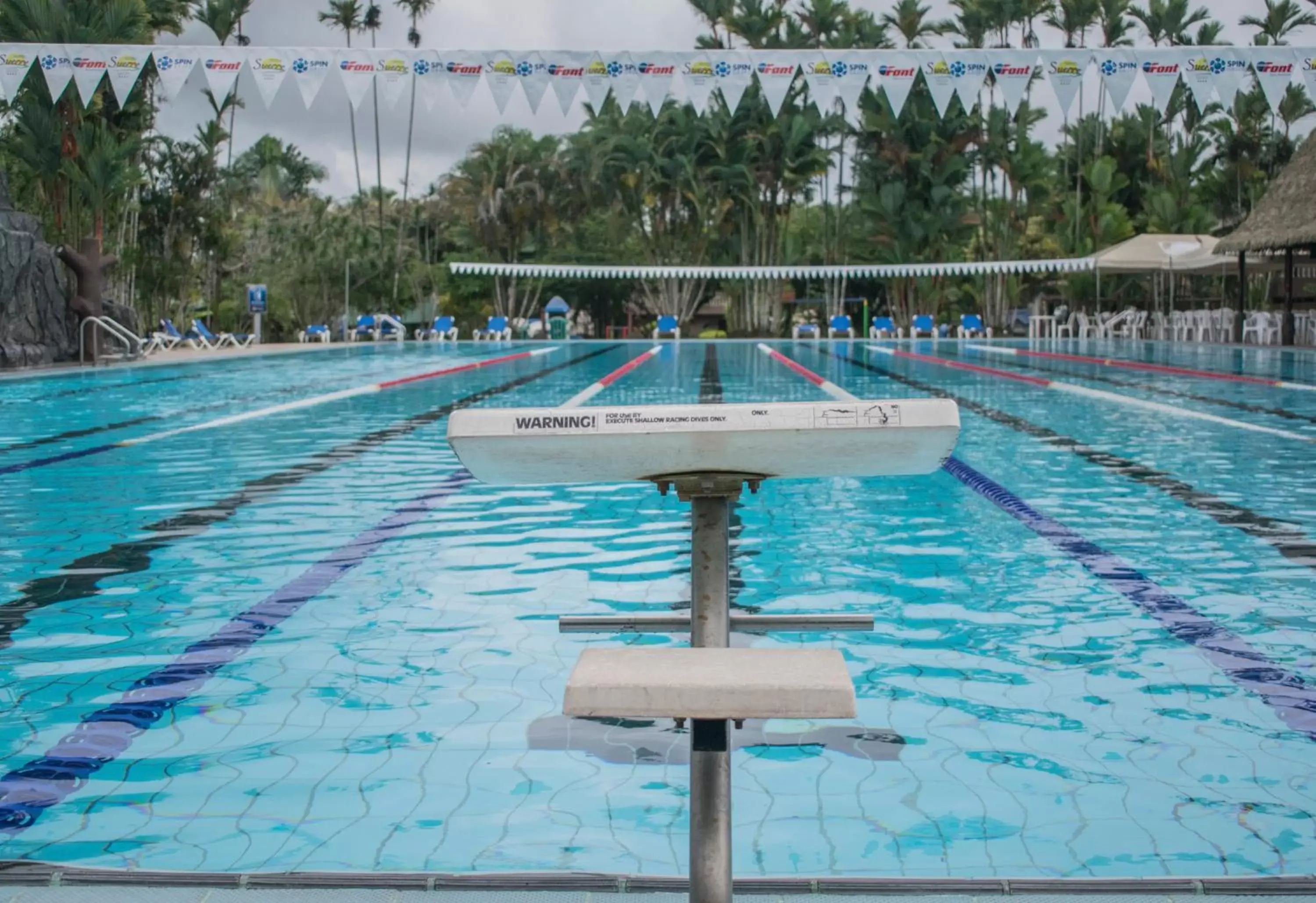 Swimming Pool in Hotel Suerre