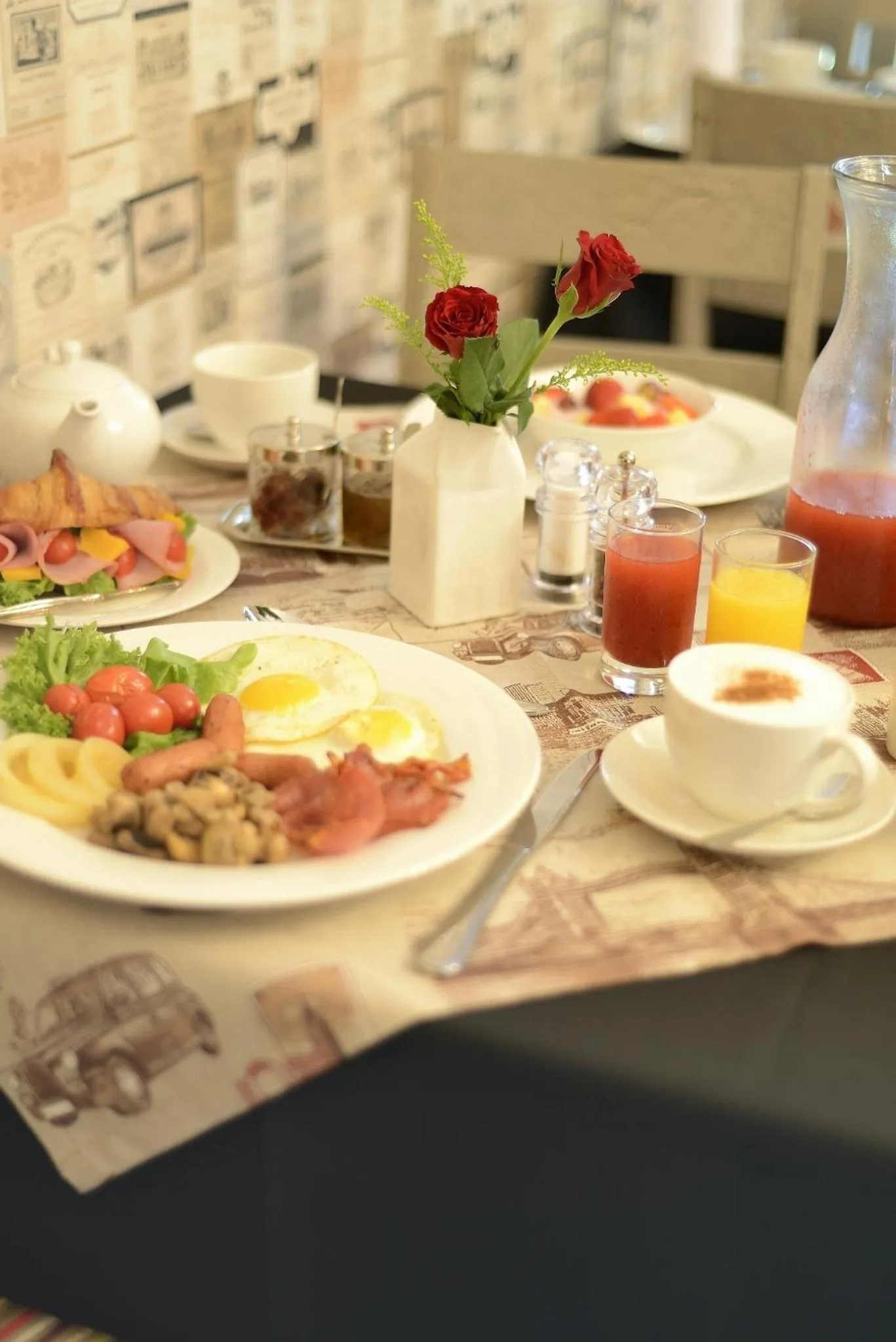 Food and drinks in Duke & Duchess Boutique Hotel