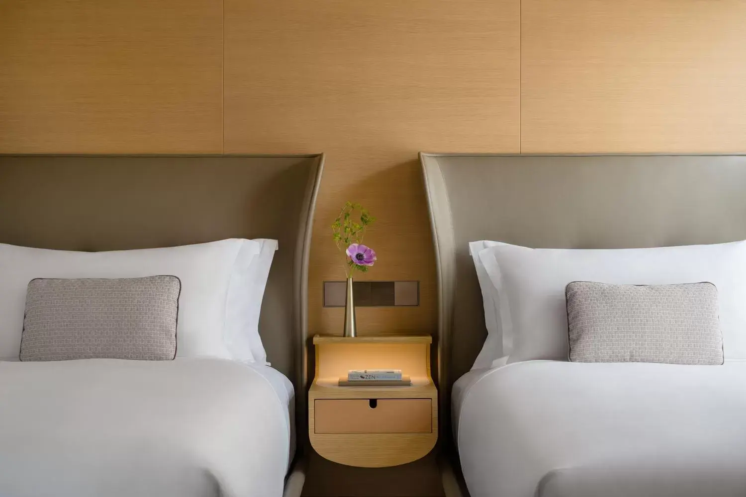 Bedroom, Bed in Regent Hong Kong Bedroom, Bed in Regent Hong Kong