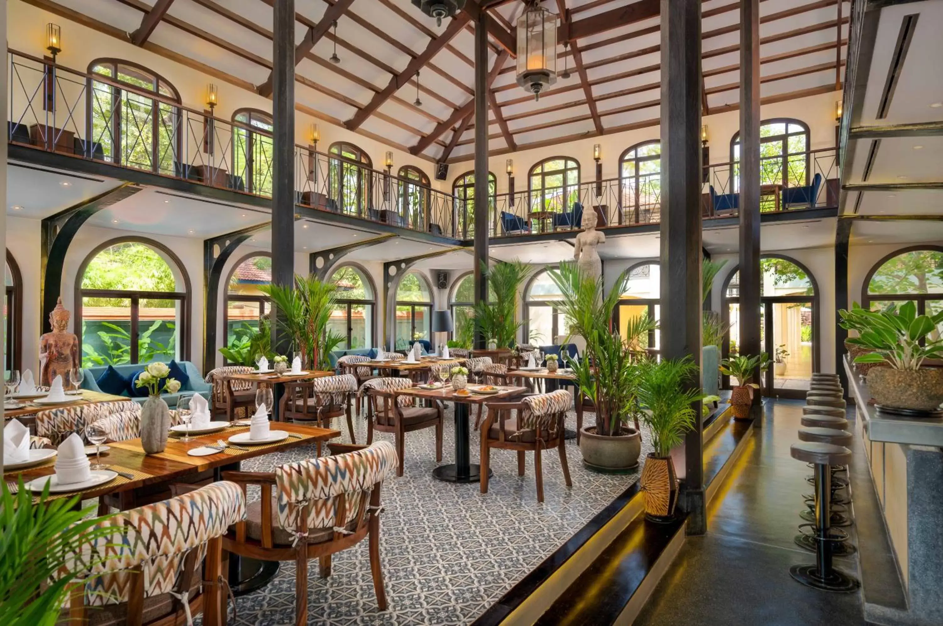 Restaurant/places to eat in Heritage Suites Hotel Restaurant/places to eat in Heritage Suites Hotel