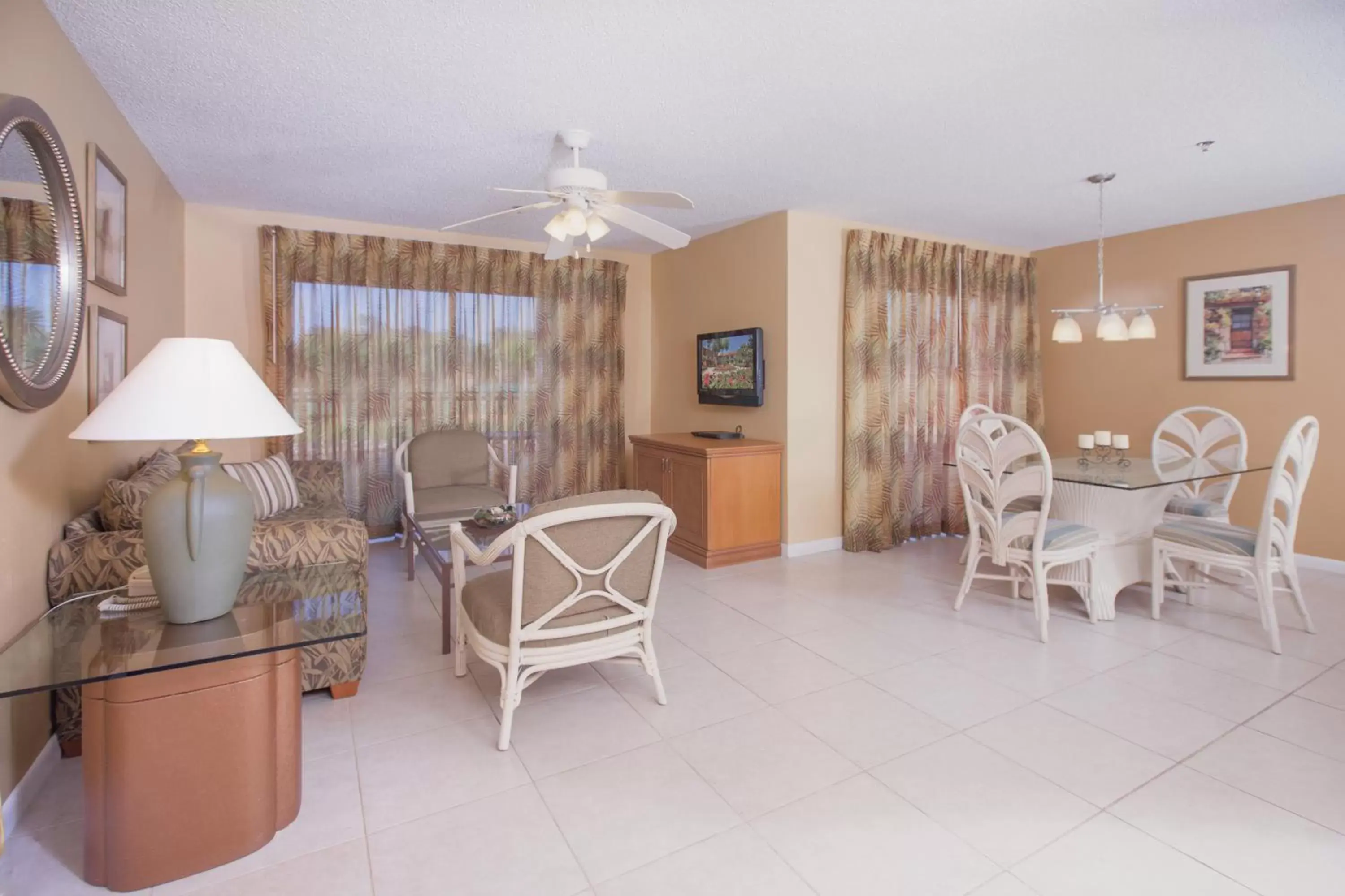 Living room, Seating Area in Legacy Vacation Resorts - Palm Coast