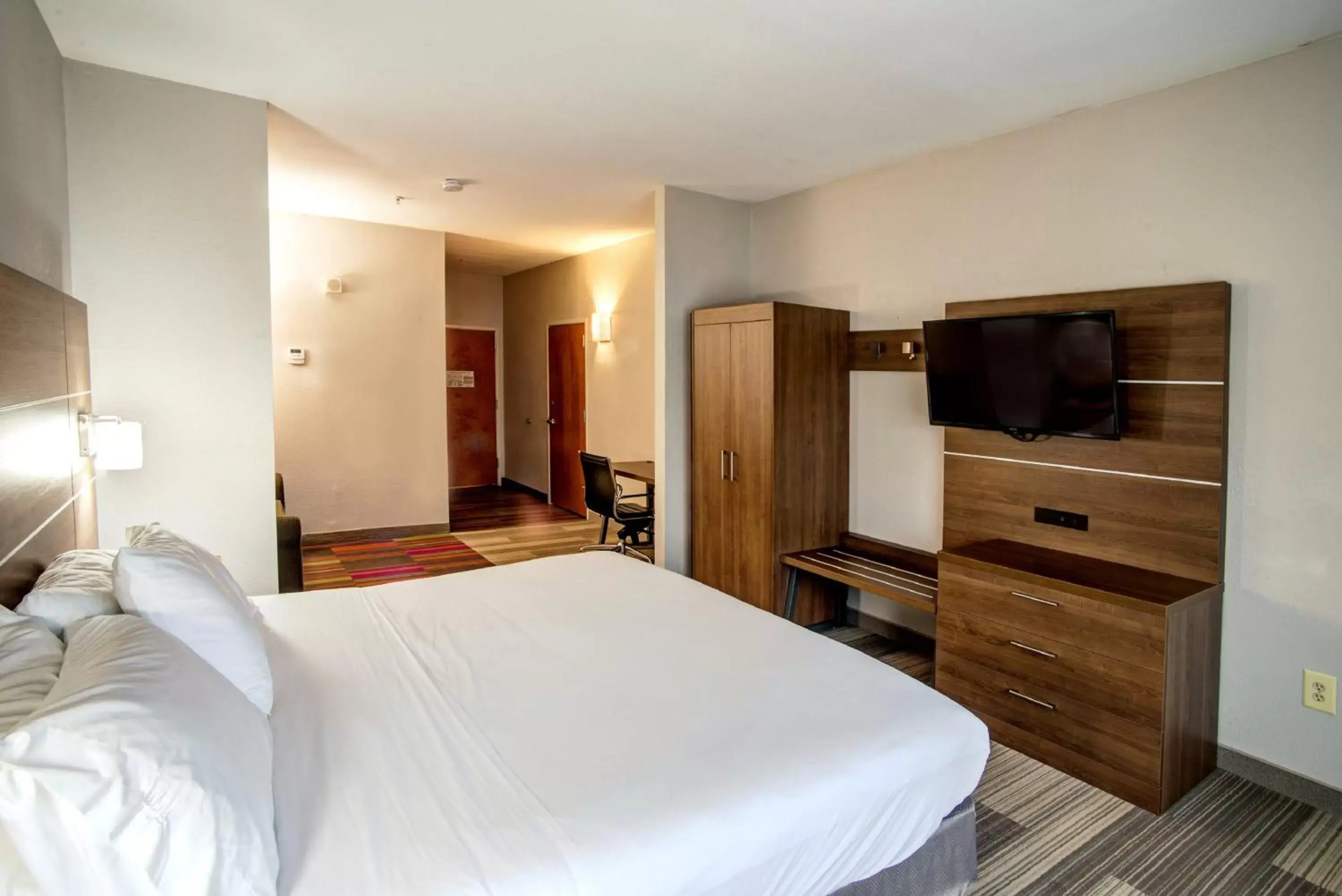 Photo of the whole room, Bed in Holiday Inn Express La Plata, an IHG Hotel
