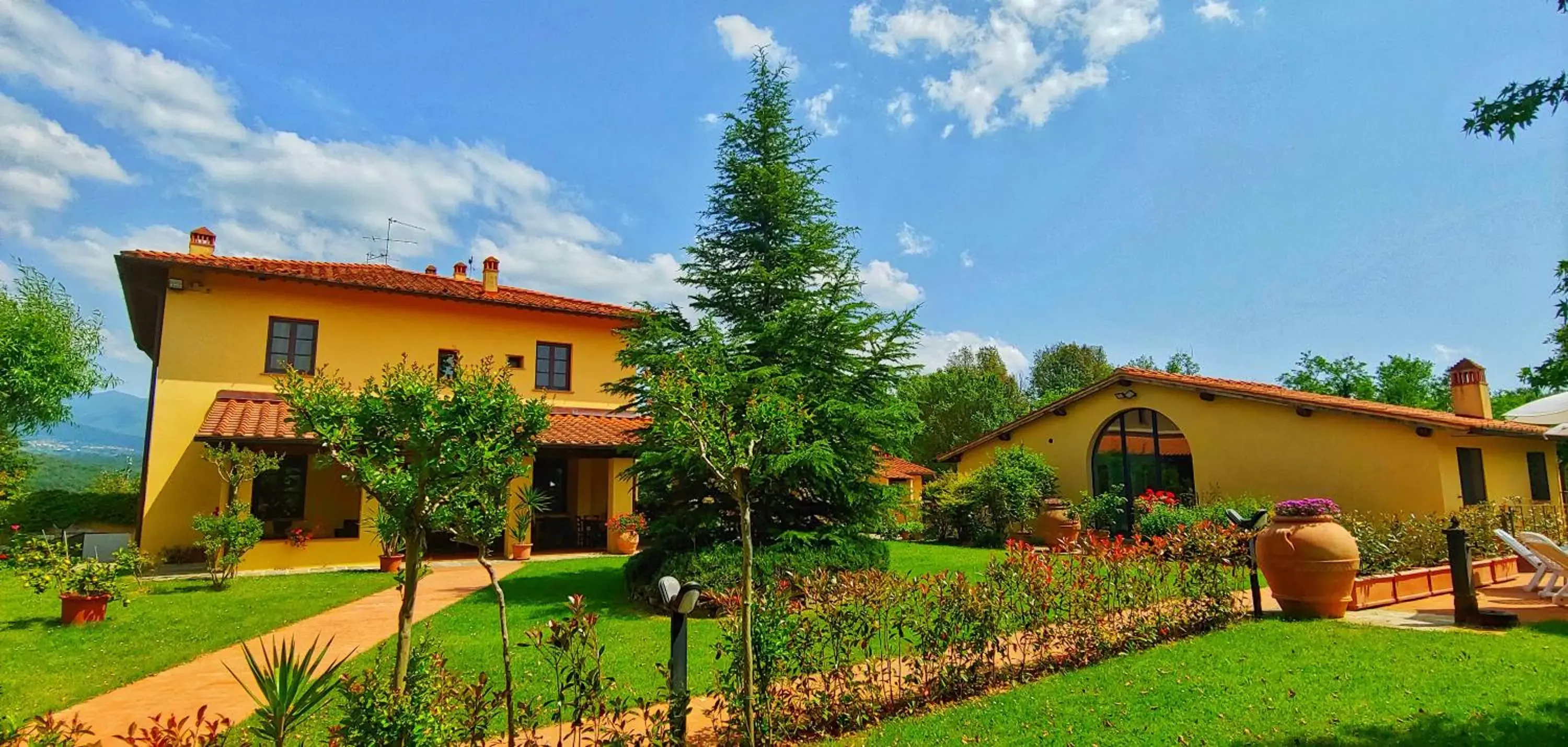 Property building in Torrebianca Tuscany Property building in Torrebianca Tuscany