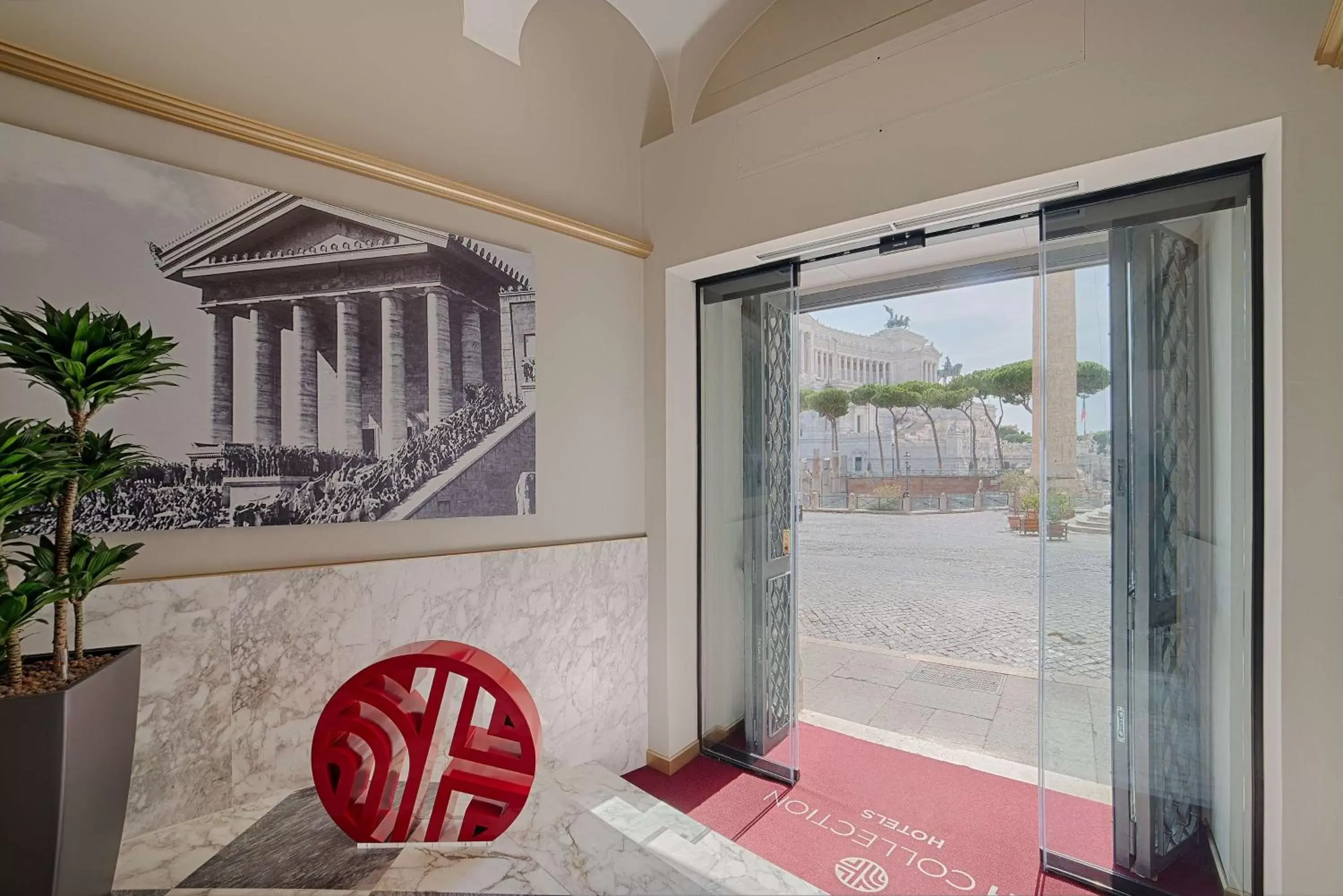 Lobby or reception in NH Collection Roma Fori Imperiali