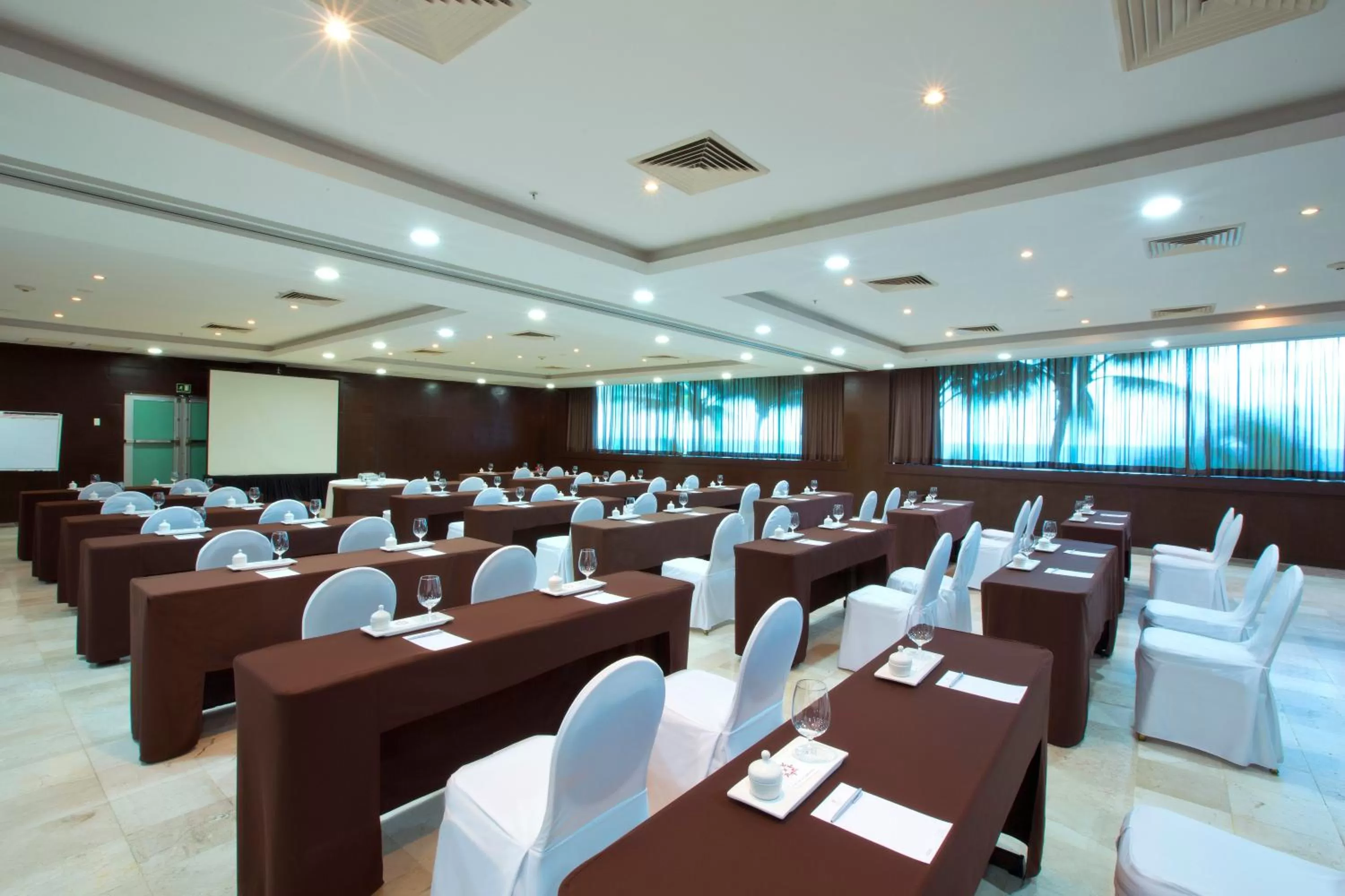 Business facilities in Krystal Grand Cancun All Inclusive