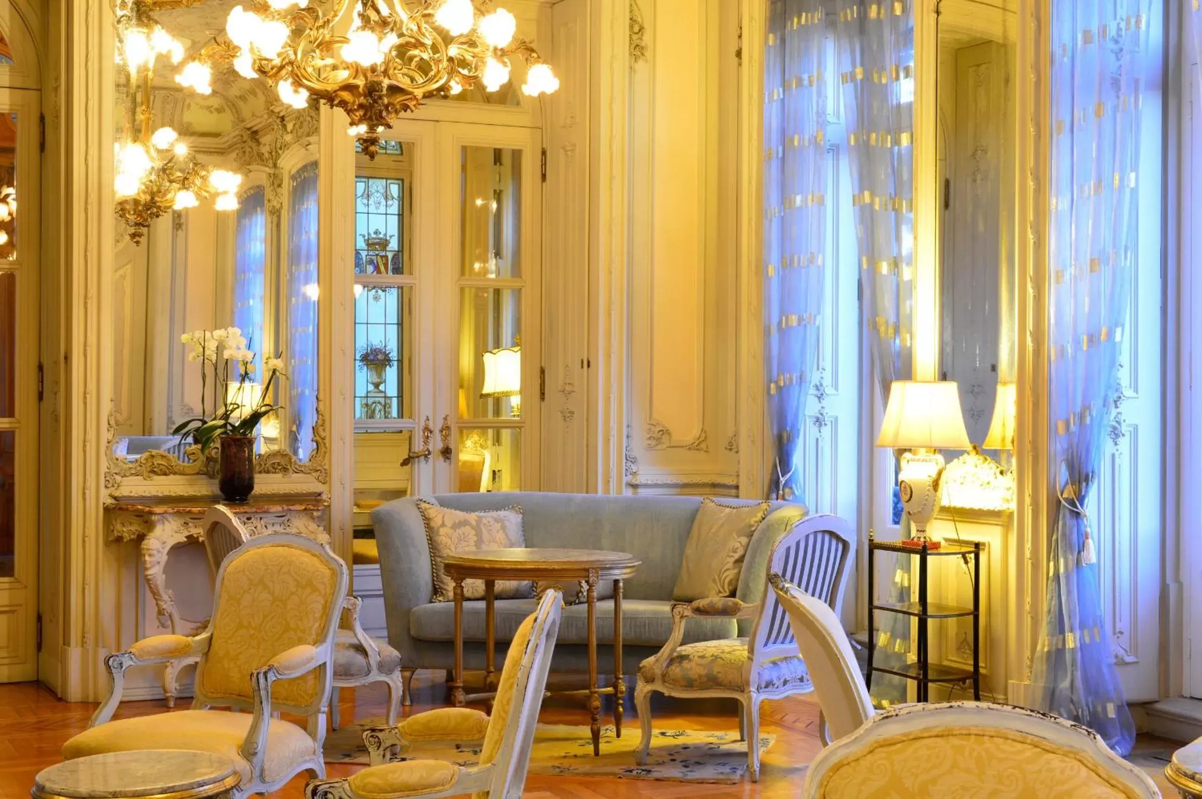 Communal lounge/ TV room, Lounge/Bar in Pestana Palace Lisboa Hotel & National Monument - The Leading Hotels of the World