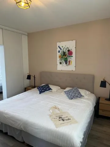 Bed in Hôtel La Fiancée du Pirate