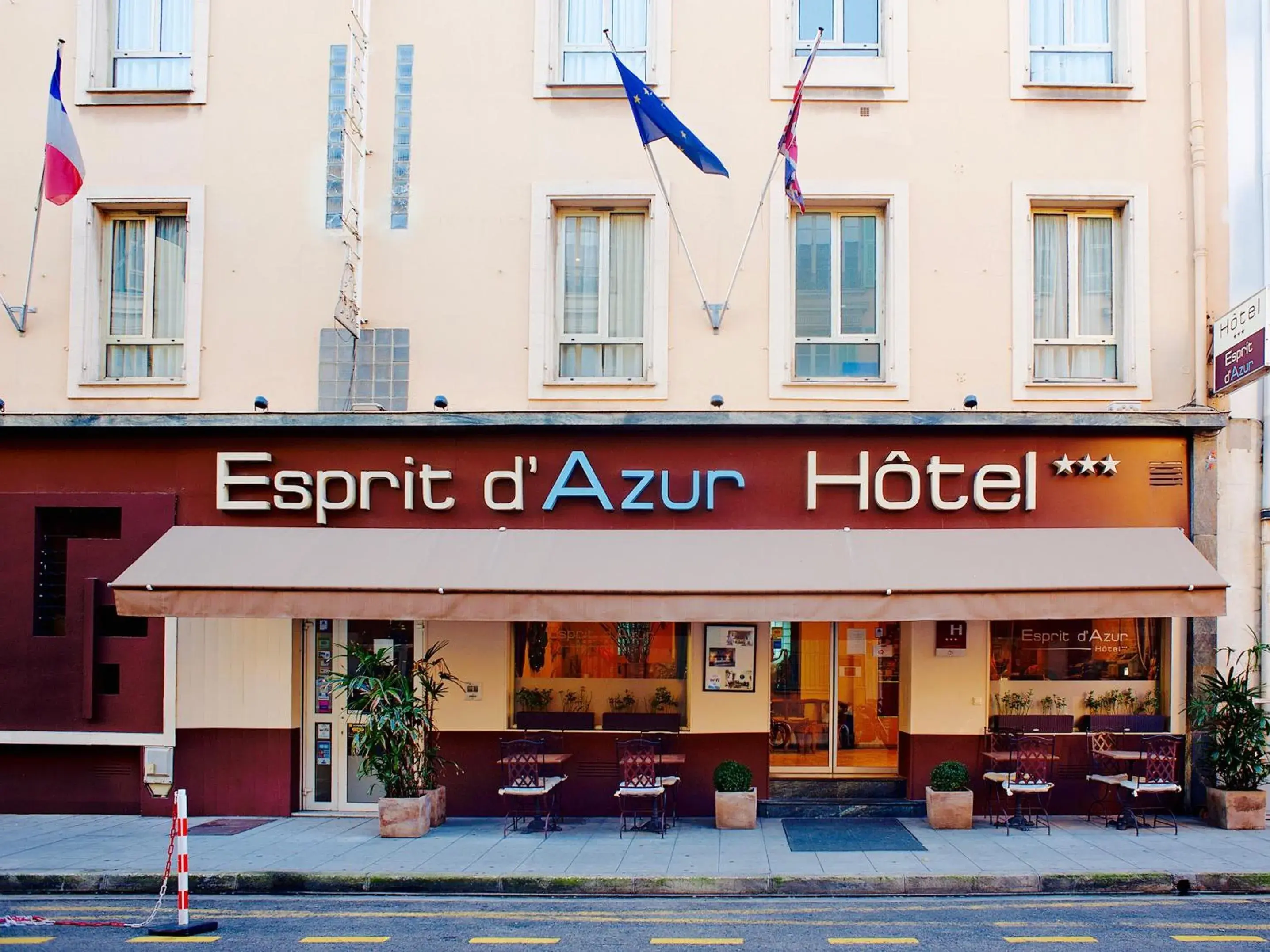 Facade/entrance, Property Building in Hôtel Esprit d'Azur