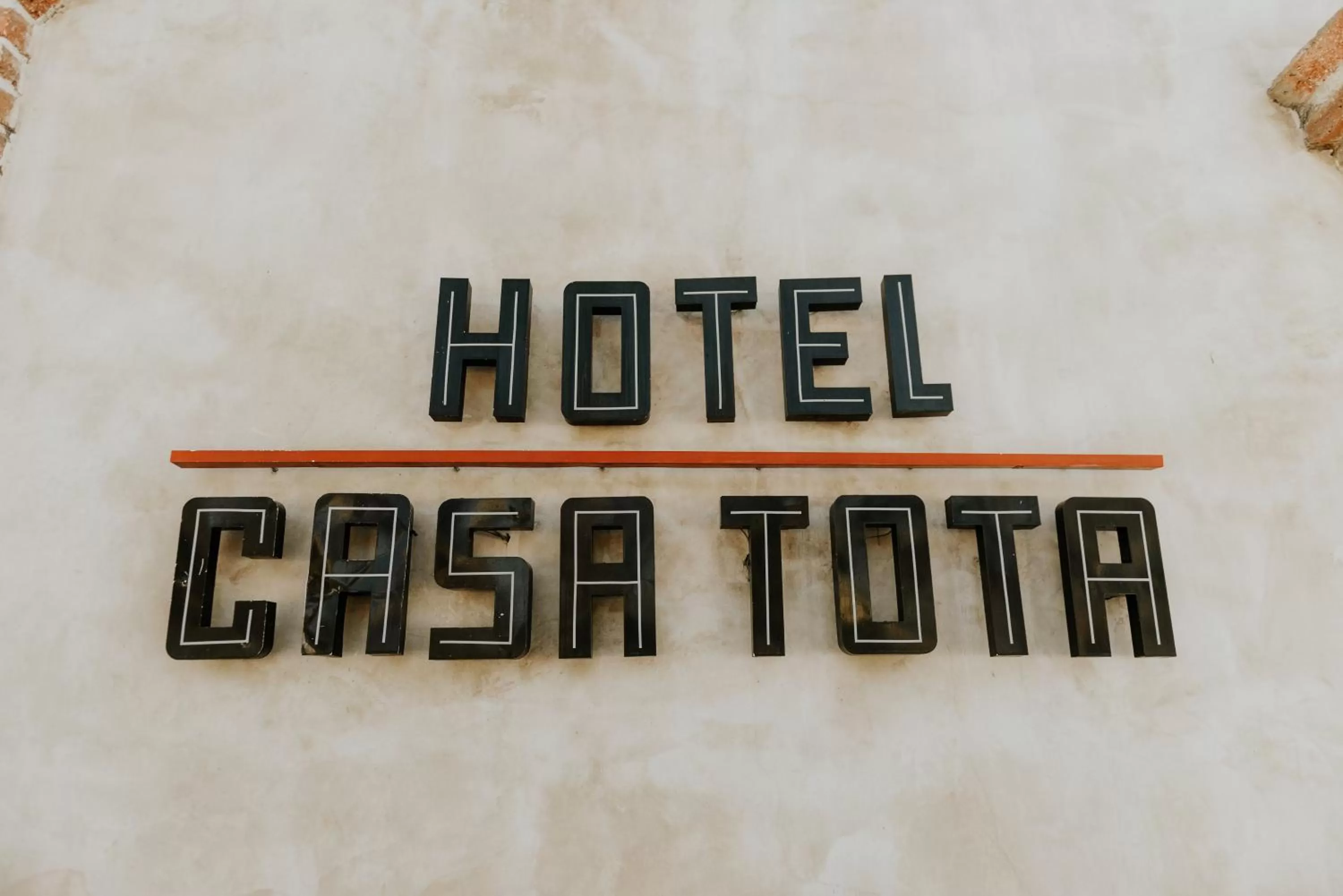 Property building in Hotel Casa Tota