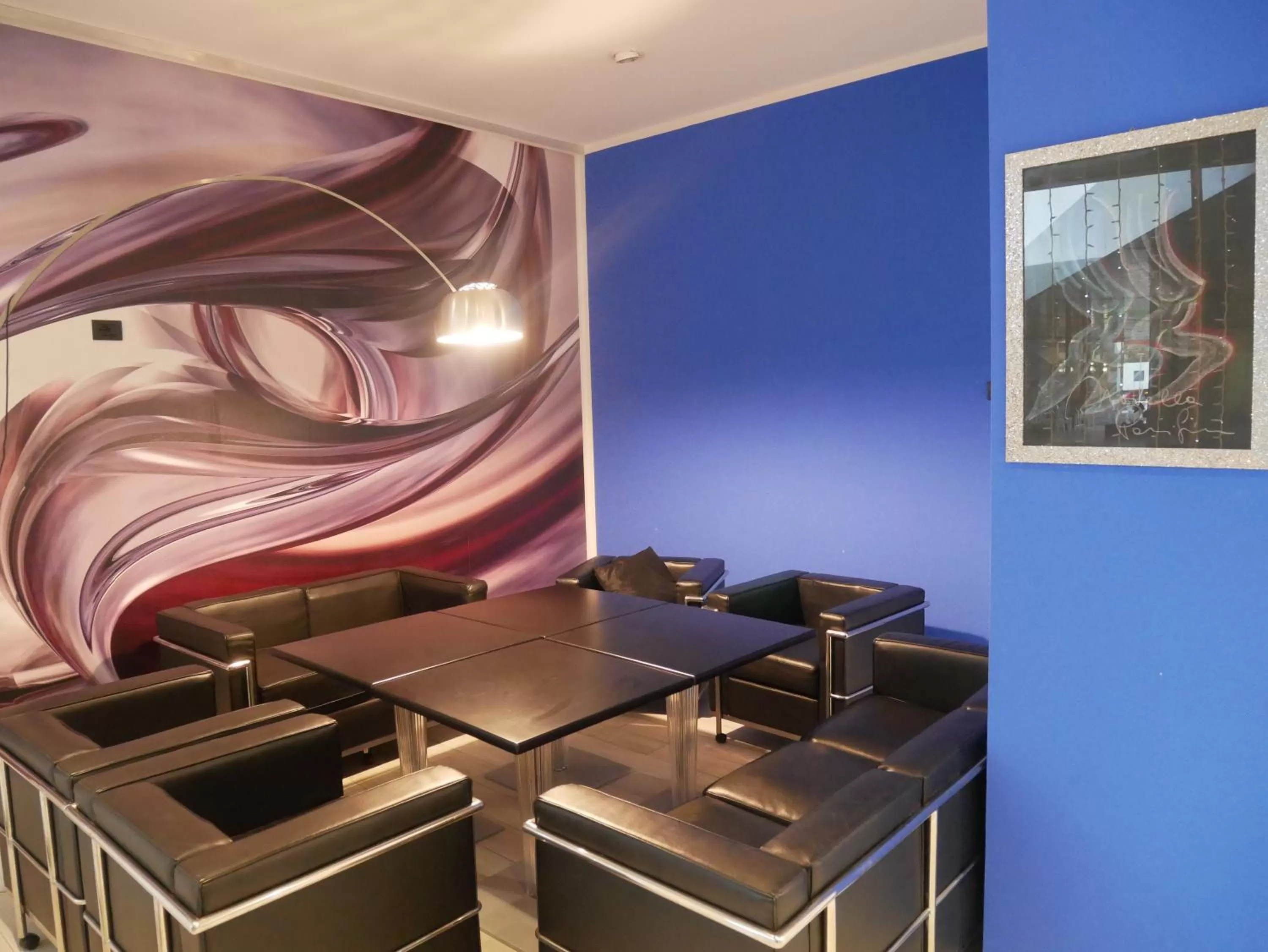 Lounge or bar in Blue Shades Hotel